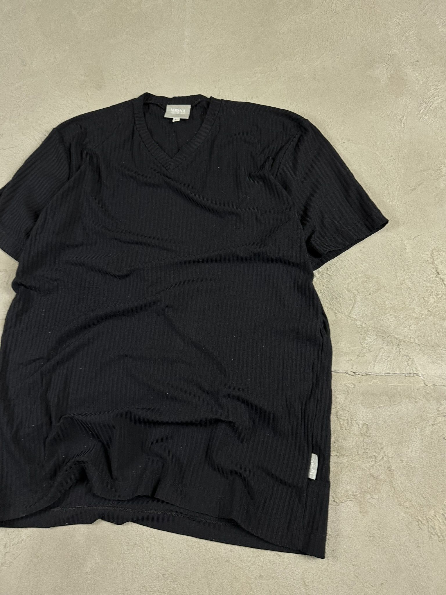 Versace Vintage Versace Pleated Like Issey Miyake Basic T-shirt Size US L / EU 52-54 / 3 - 3 Thumbnail