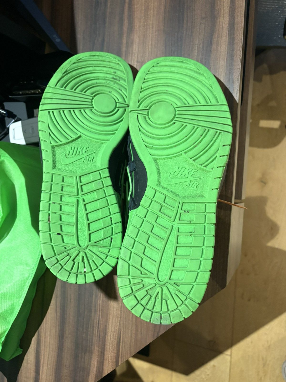 Nike × Off-White Off-White x Air Rubber Dunk 'Green Strike' Size US 12.5 / EU 45-46 - 11 Thumbnail