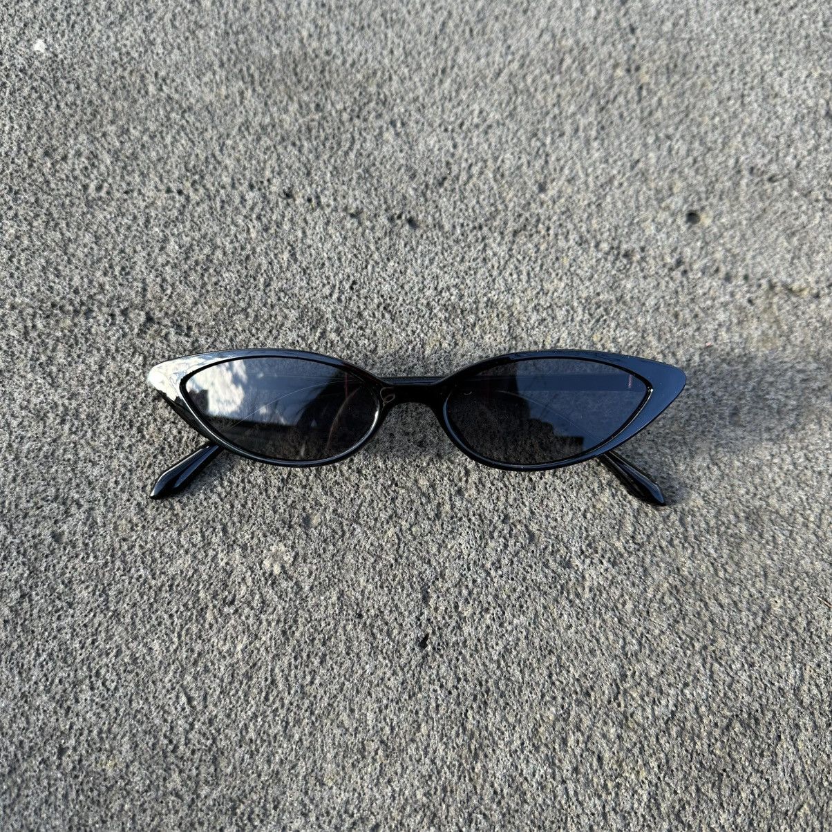 Other SUNGLASSES BRAND NEW CLASSIC RETRO VINTAGE YT2037-01 Size ONE SIZE - 1 Thumbnail