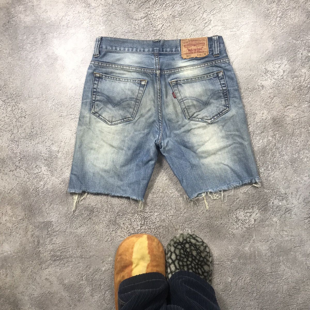 Vintage Vintage Levis Distressed Shorts Sun Faded Thrashed Y2K 30 Size US 30 / EU 46 - 1 Thumbnail