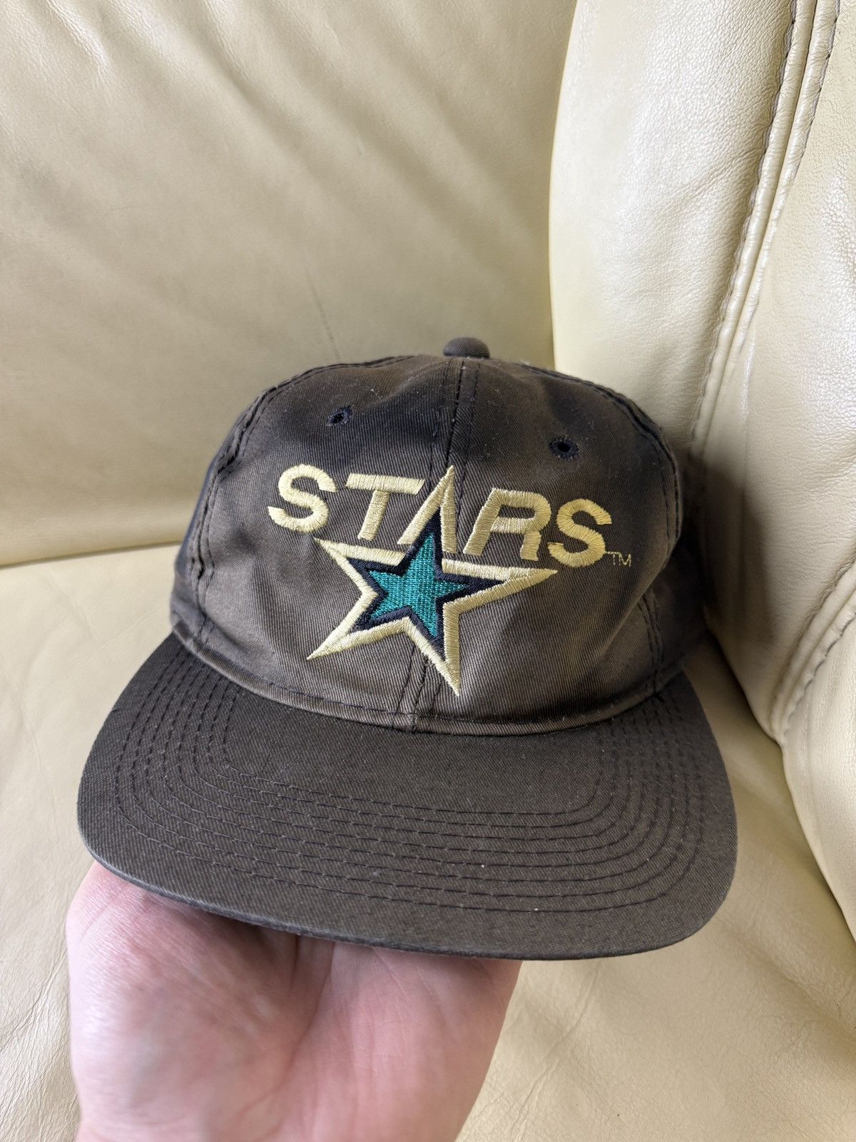 NHL Vintage NHL Sun Faded Snap Back Dallas Stars 90s Cap Size ONE SIZE - 1 Thumbnail