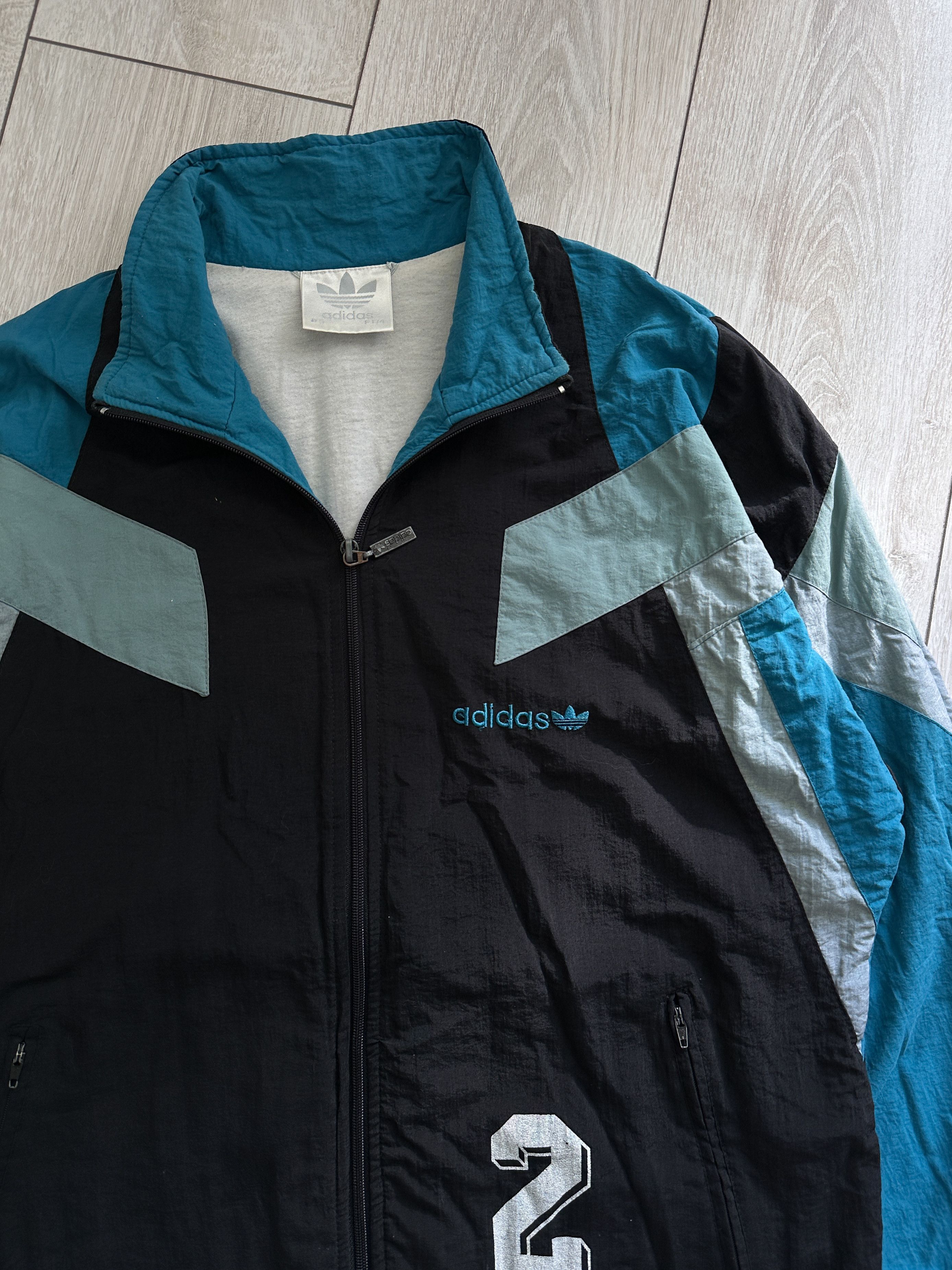 Adidas Vintage Adidas Light Nylon Track Jacket Size US L / EU 52-54 / 3 - 4 Thumbnail