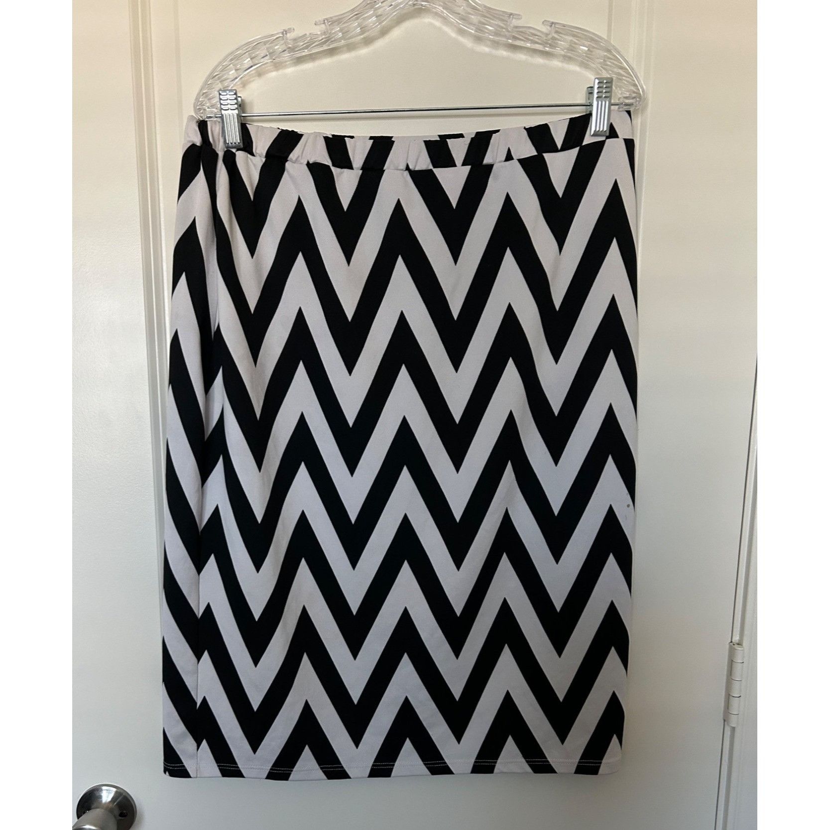 Other Inner Beauty Black and White Pencil Skirt Size 24" / US 00 / IT 34 - 2 Thumbnail