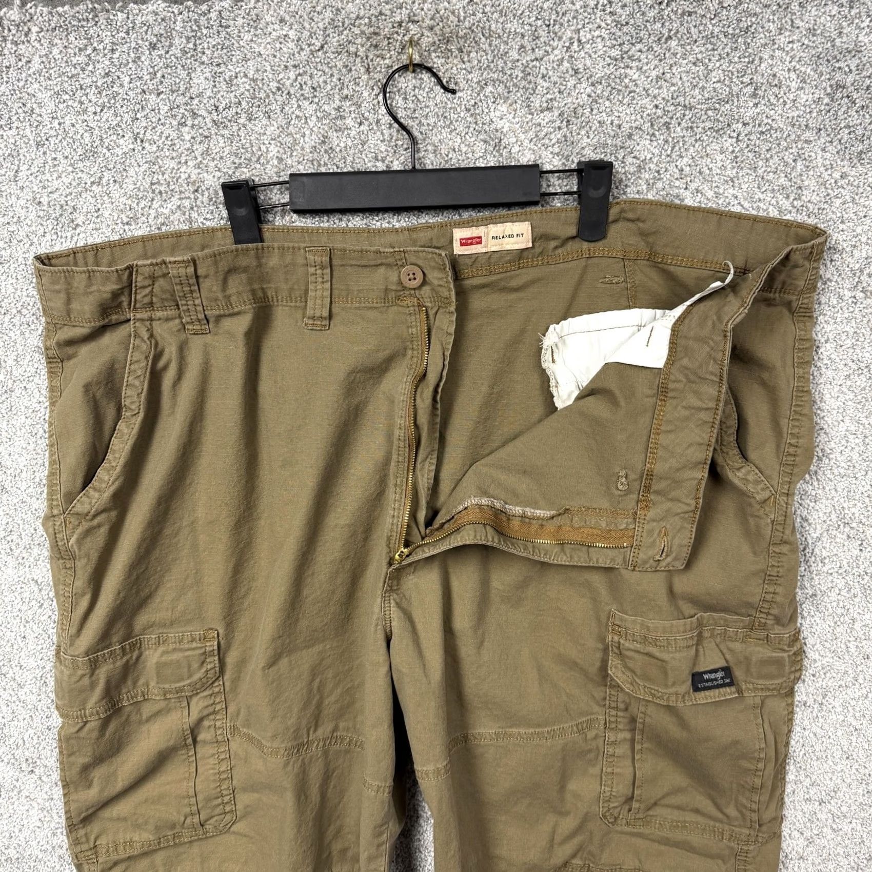 Wrangler Wrangler Cargo Shorts 48x9 Beige Men Regular Cargo Pocket 9in Cotton Spandex Workwear Outdoor Relaxed Fit Flat Front (Gorpcore) Size US 32 / EU 48 - 6 Thumbnail