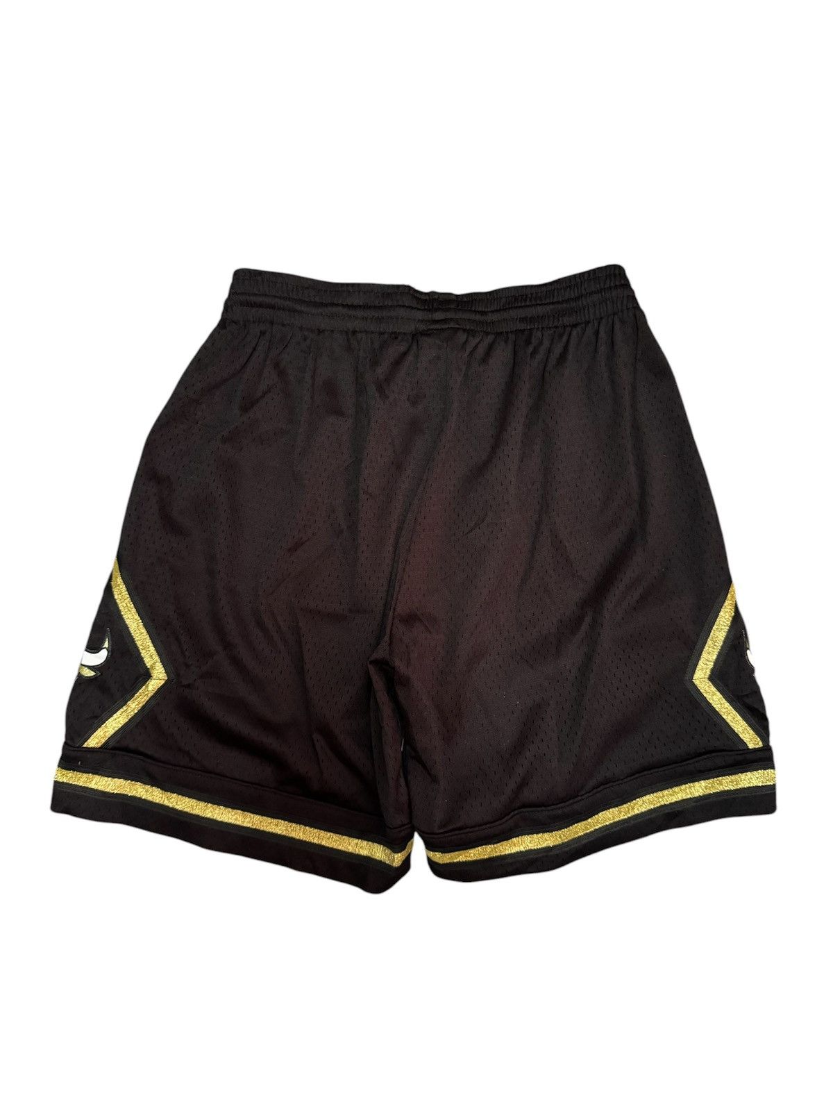 Mitchell & Ness × NBA NBA Chicago Bulls Shorts Size US 32 / EU 48 - 3 Thumbnail