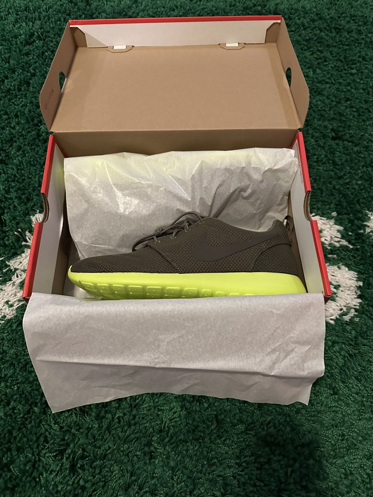 Nike Nike Roshe One Green Volt Sneakers 11 Size US 11 / EU 44 - 1 Thumbnail