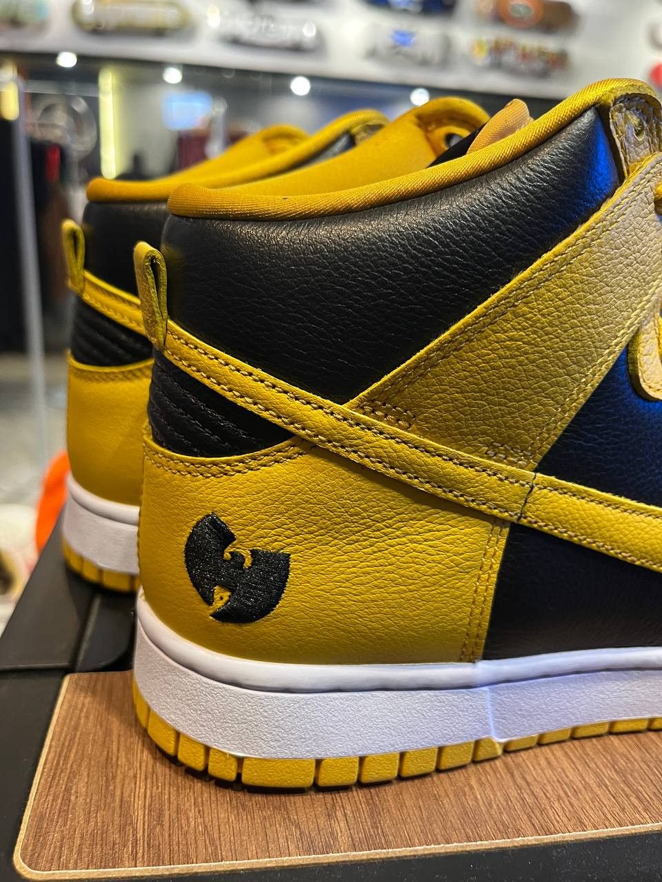 Nike Nike Dunk High X Wu Tang Size US 9 / EU 42 - 2 Thumbnail