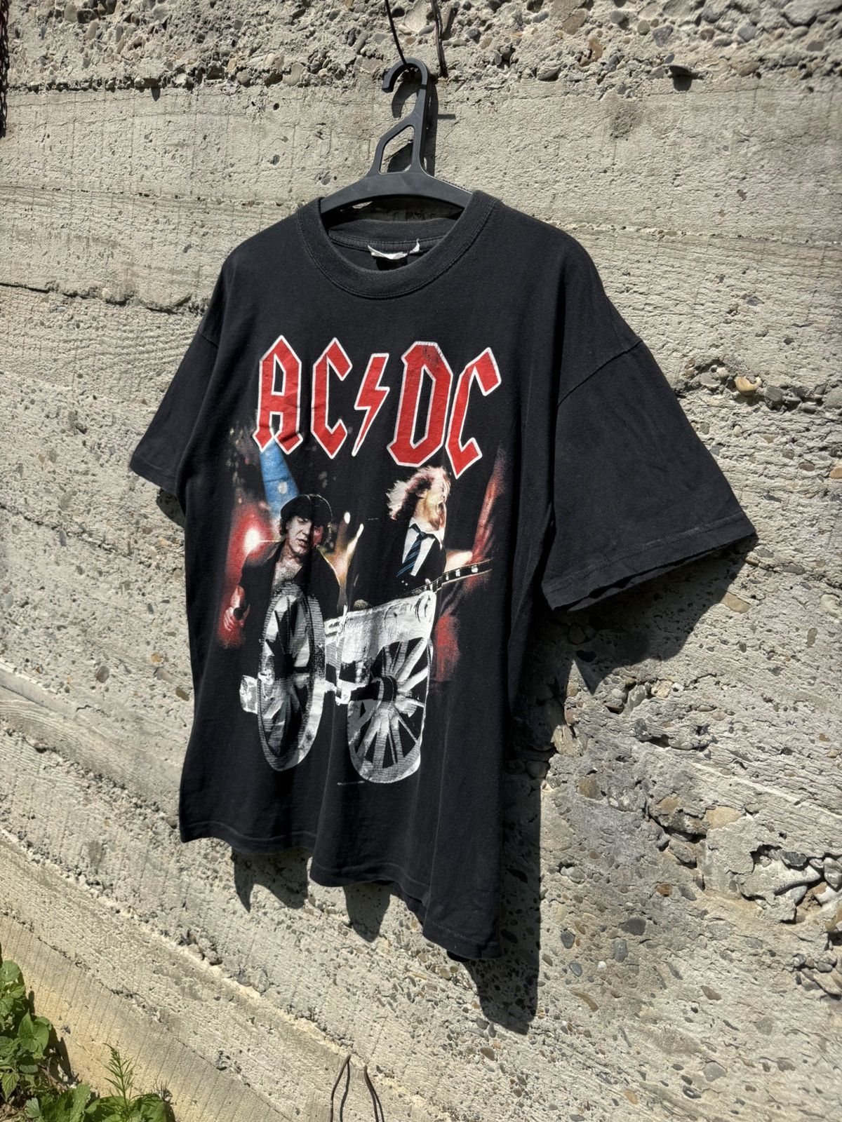 Vintage Vintage AC/DC 2004 Crewneck Black Tee Size US XL / EU 56 / 4 - 2 Thumbnail