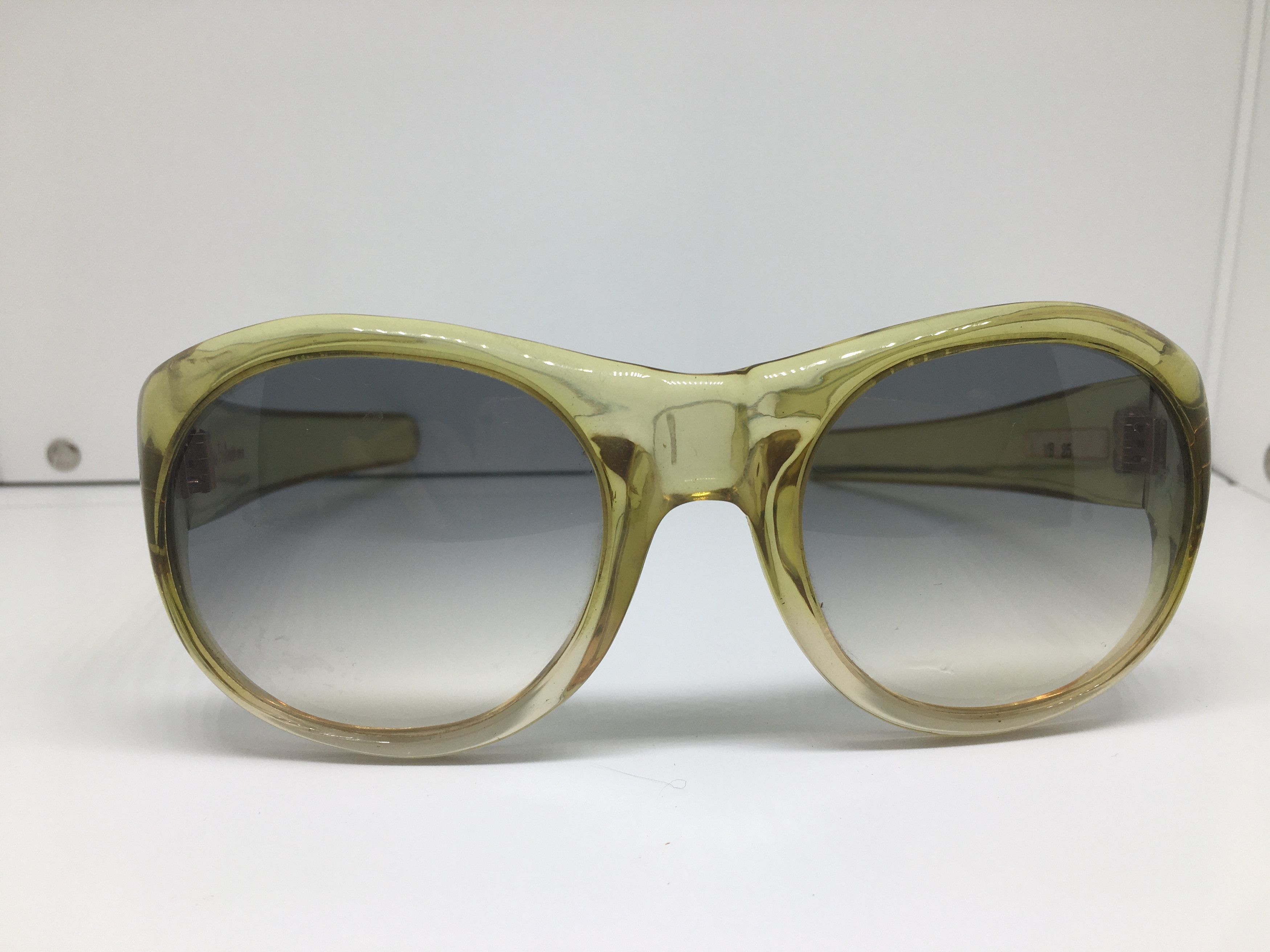 Vintage Vintage Miss Balmain Paris Diva Sunglasses Frame Size ONE SIZE - 1 Thumbnail