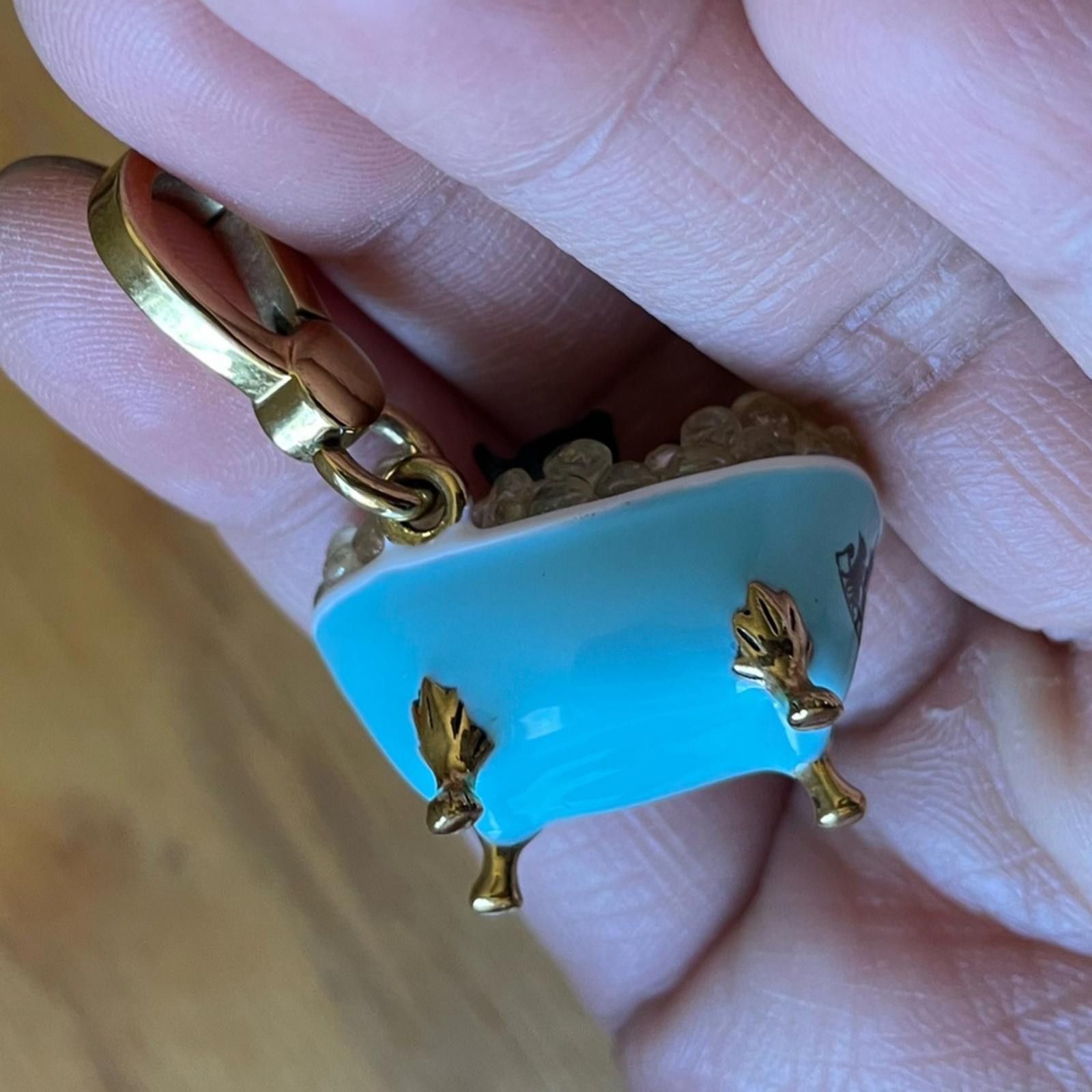 Juicy Couture Jeans Rare Juicy Couture Bubble Bath Tub Yorkie Pulsera Charm EUC Size ONE SIZE - 6 Thumbnail