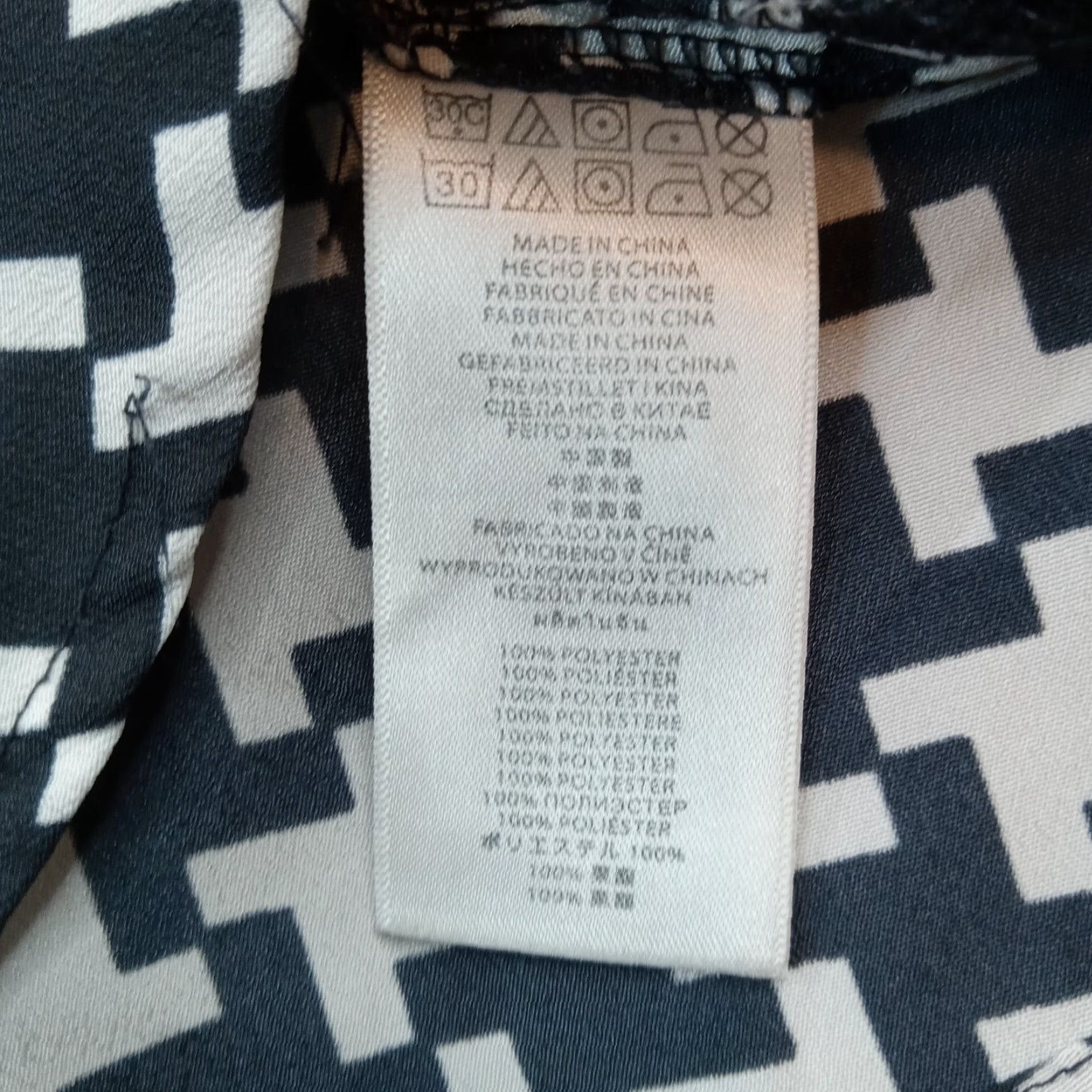 Michael Kors Michael Kors Blouse Womens Large Black White Long Sleeve Pullover V-Neck Casual Polyester Size L / US 10 / IT 46 - 6 Thumbnail