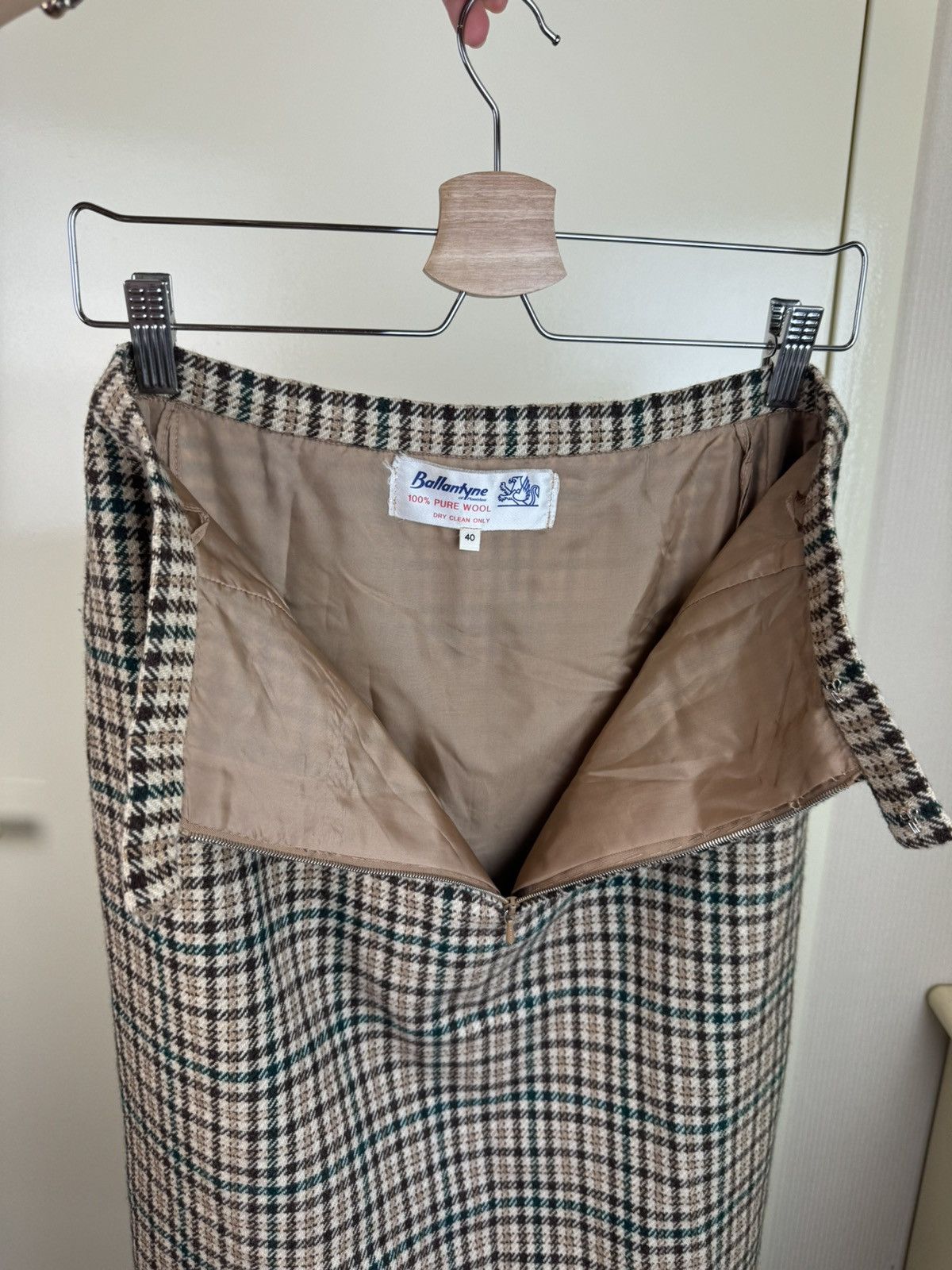 Ballantyne Ballantyne vintage wool houdthtooth skirt mid Burberry style Size 27" / US 4 / IT 40 - 8 Thumbnail