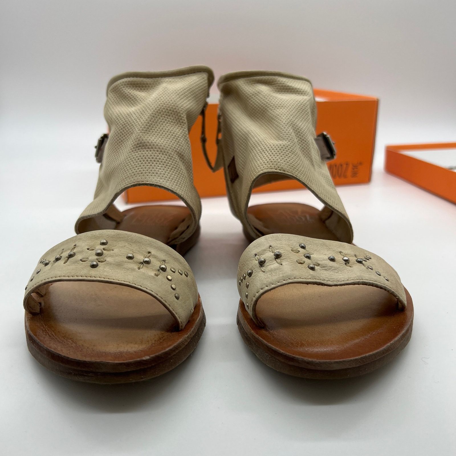 Other Miz Mooz Leather Wide Width Sandals Women Size 7.5 Size US 7.5 / IT 37.5 - 5 Thumbnail