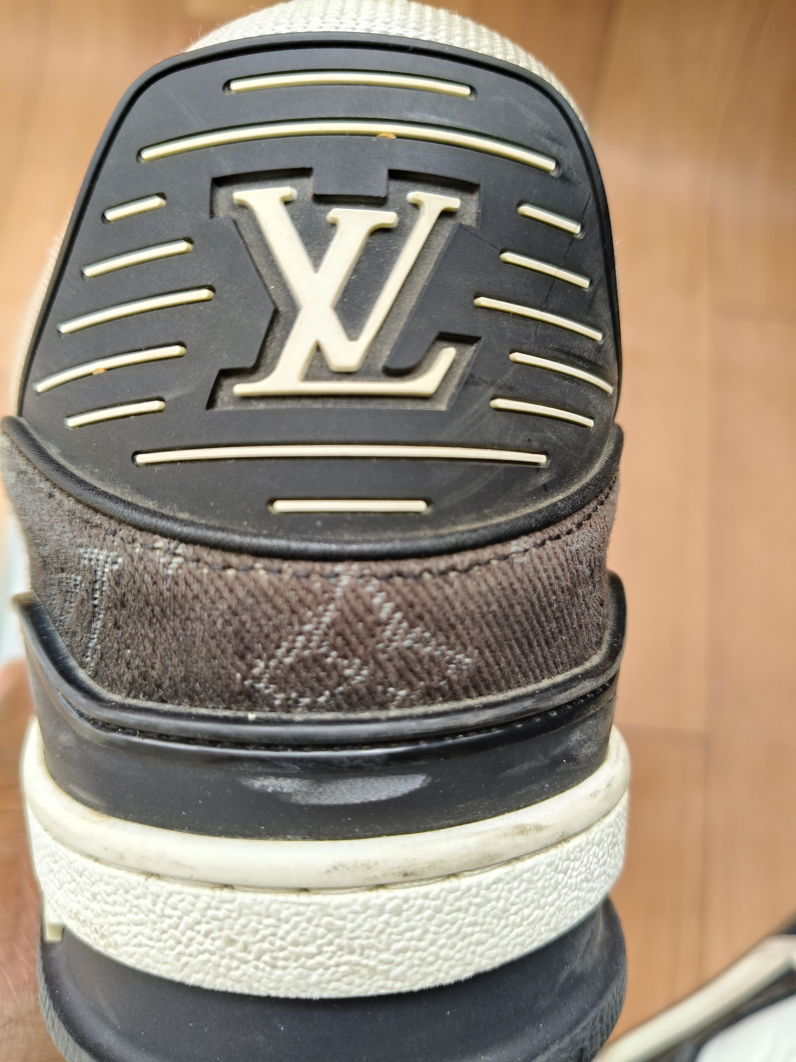 Louis Vuitton Louis Vuitton Trainers Sneakers Trainer Shoes Size 8 / 41 Size US 8 / EU 41 - 21 Thumbnail