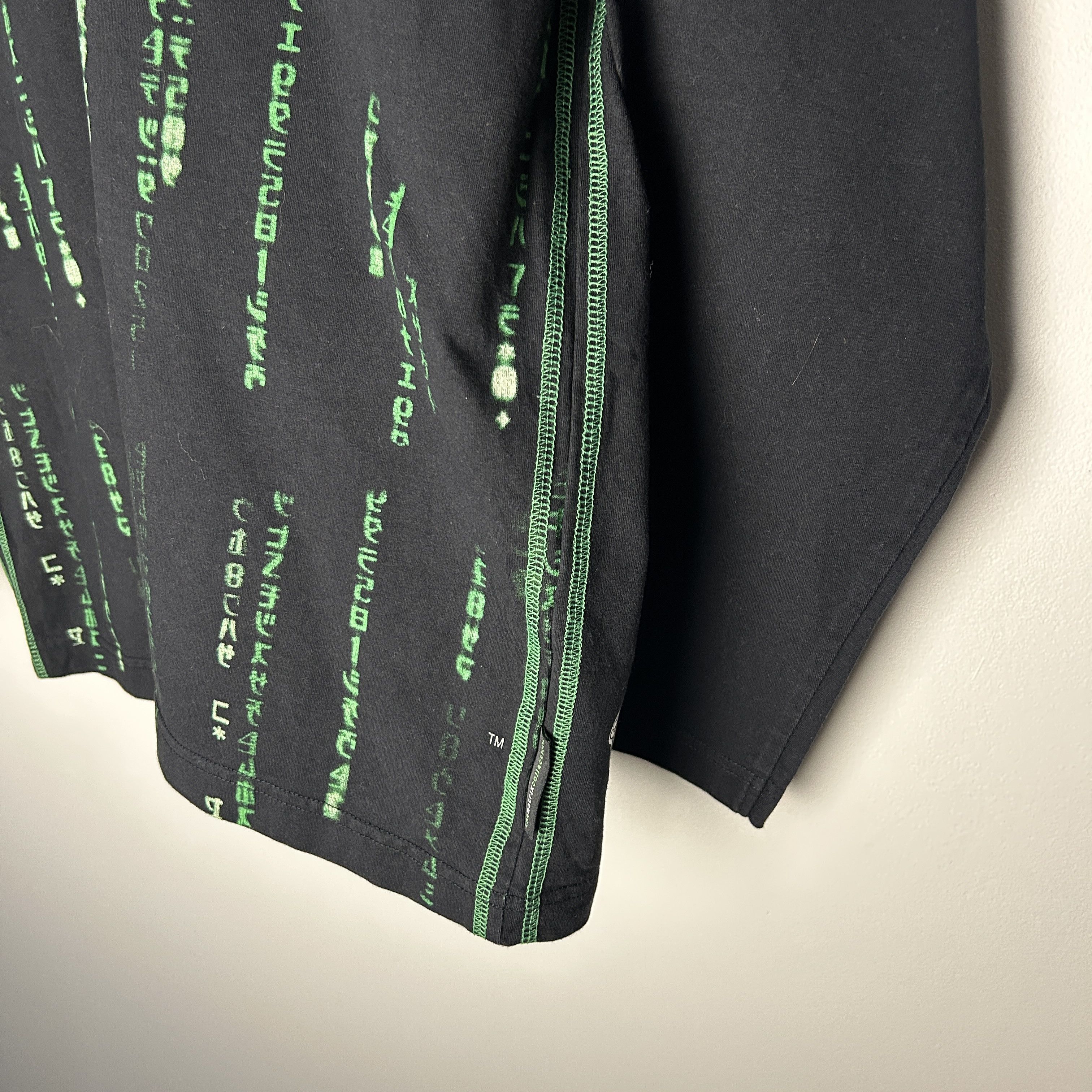 Vintage Vintage Matrix Reloaded Glitch 2003 Longsleeve Movie T-shirt Size US L / EU 52-54 / 3 - 5 Thumbnail