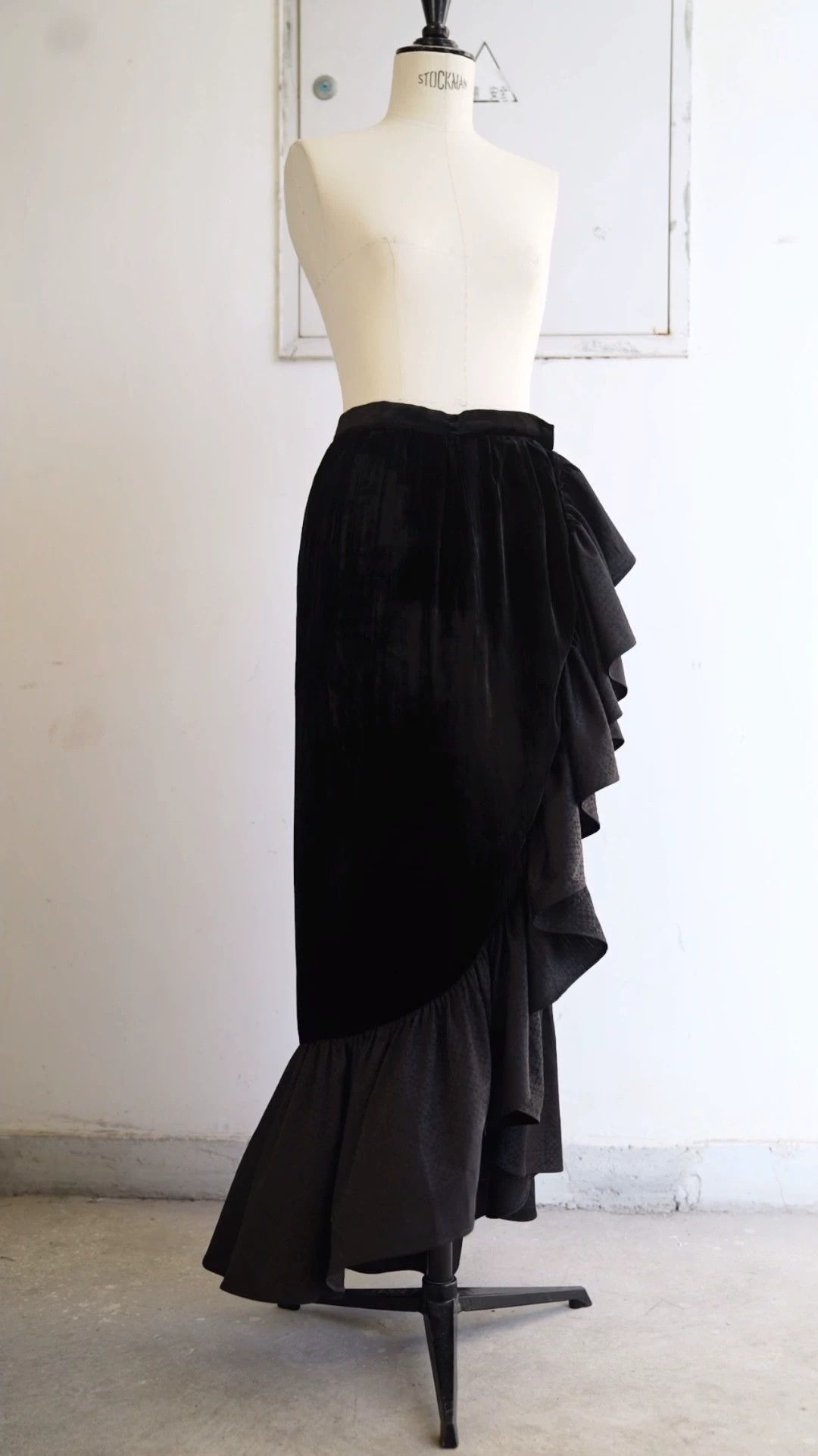Other Vieuxnew Silk Velvet Ruff One-Piece Wrap Skirt Size 26" / US 2 / IT 38 - 1 Thumbnail