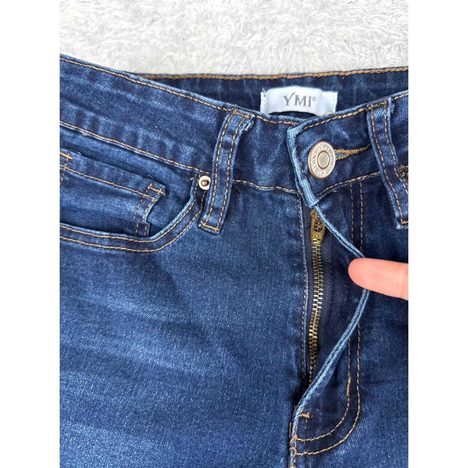 Vintage YMI Jeans Juniors 5 Blue Denim Flared Distressed Mid Rise Cotton Blend 24x31 Jeans Women Vintage No Zip 5-Pocket Design Inseam 31 in Light Export? Size 27" / US 4 / IT 40 - 5 Thumbnail