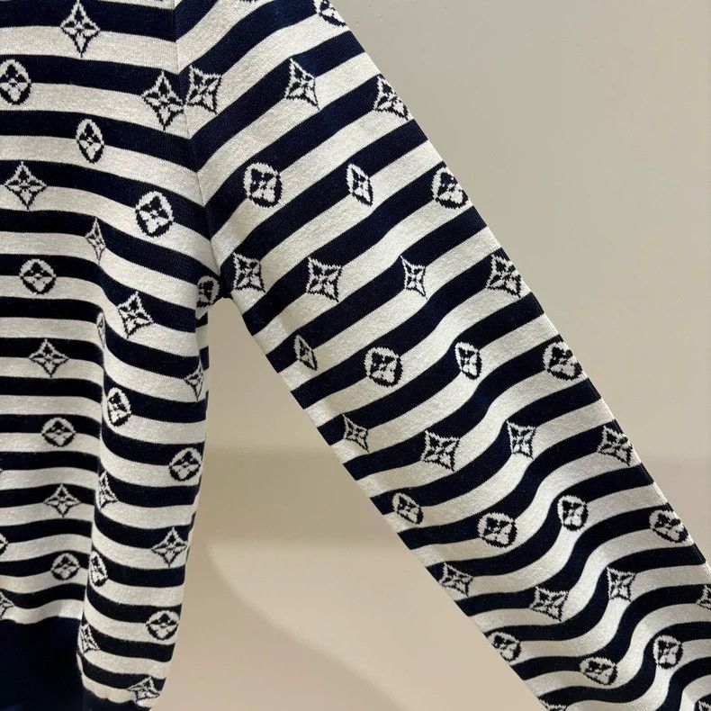 Louis Vuitton Louis Vuitton Knitted cardigan with full print of presbyop Size M / US 6-8 / IT 42-44 - 4 Thumbnail
