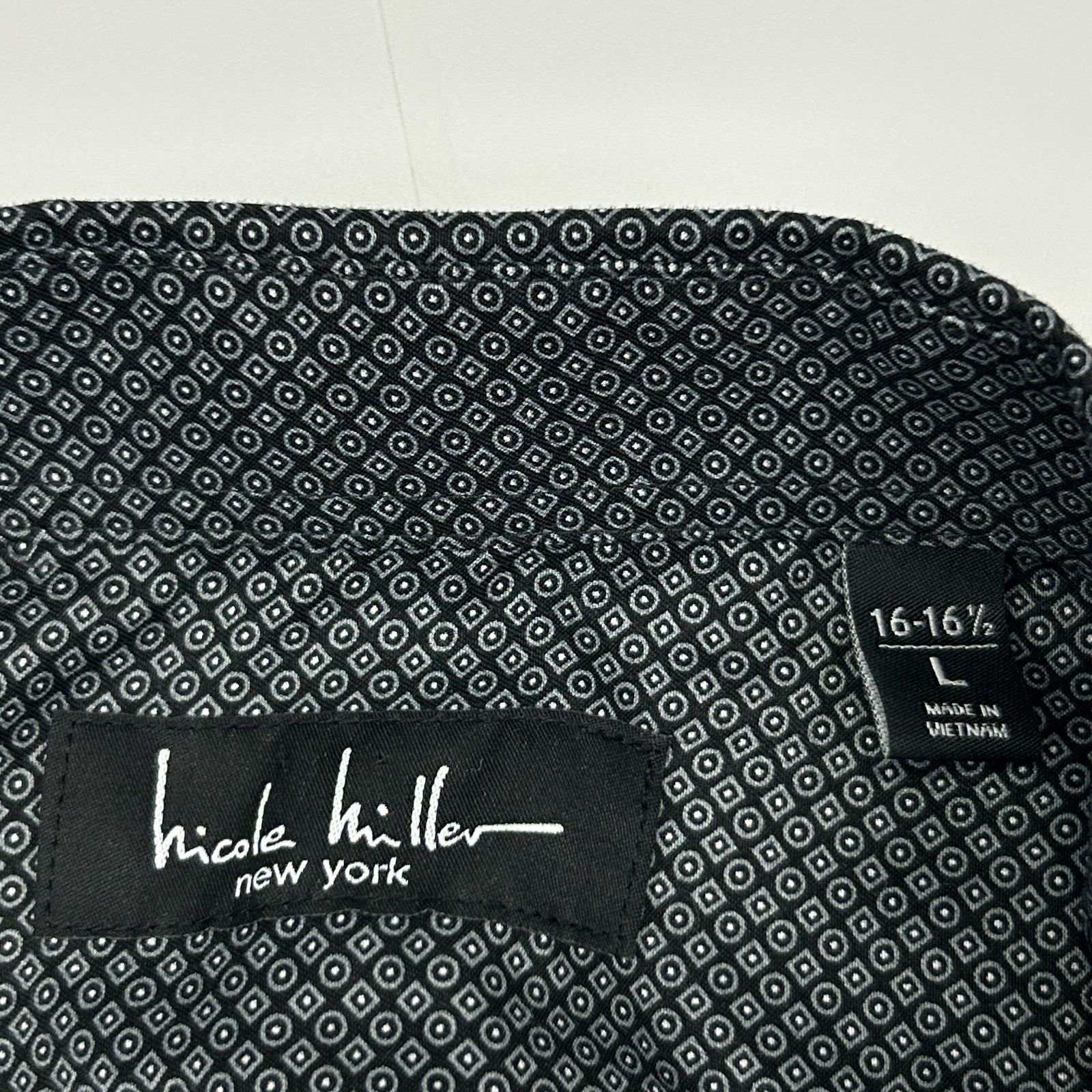 Nicole Miller Nicole Miller Button Front Dress Shirt Black Gray L 16-16.5 Size US L / EU 52-54 / 3 - 4 Thumbnail