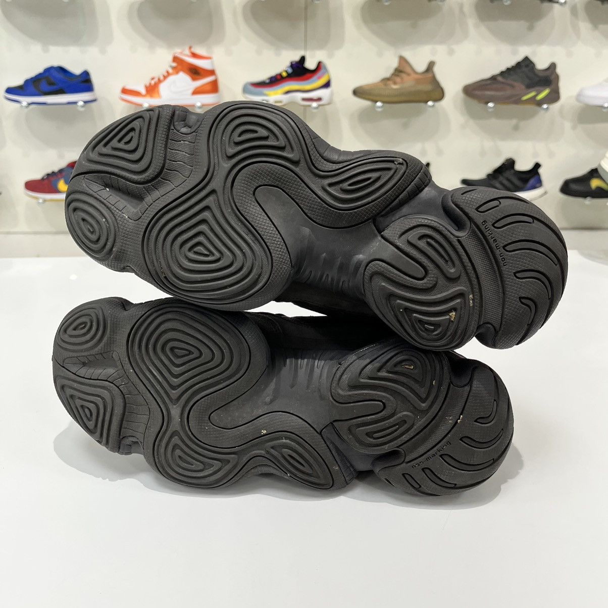 Adidas Adidas Yeezy 500 Utility Black Size US 10.5 / EU 43-44 - 11 Thumbnail