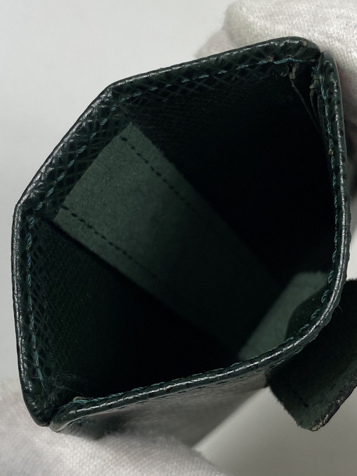 Louis Vuitton Louis Vuitton Taiga Card Holder Size ONE SIZE - 8 Thumbnail
