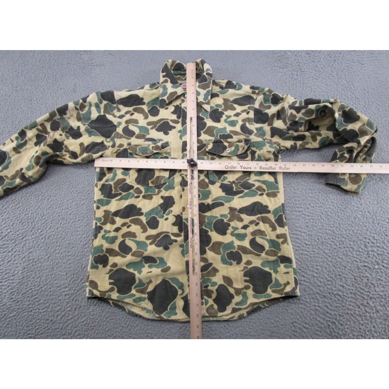 Vintage VINTAGE OshKosh B'gosh Heavyweight Duck Camo Shirt Mens Size L/42 Read Size US L / EU 52-54 / 3 - 6 Thumbnail
