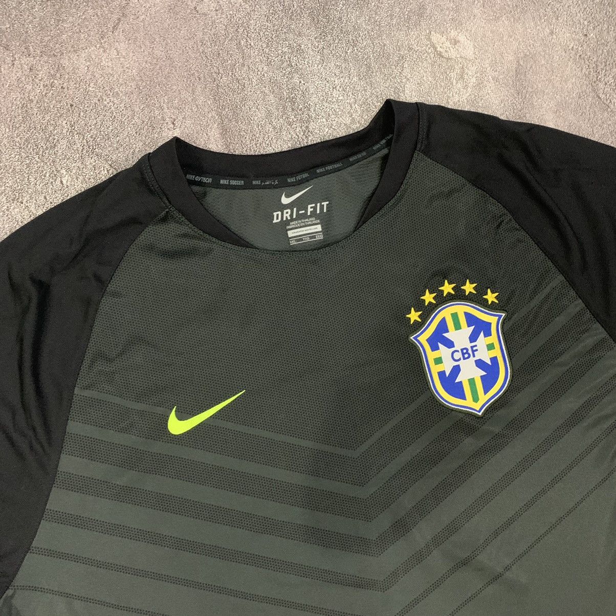 Nike Nike 2014-15 Brazil Pre-Match T Shirt Size XL-2XL Size US XXL / EU 58 / 5 - 4 Thumbnail