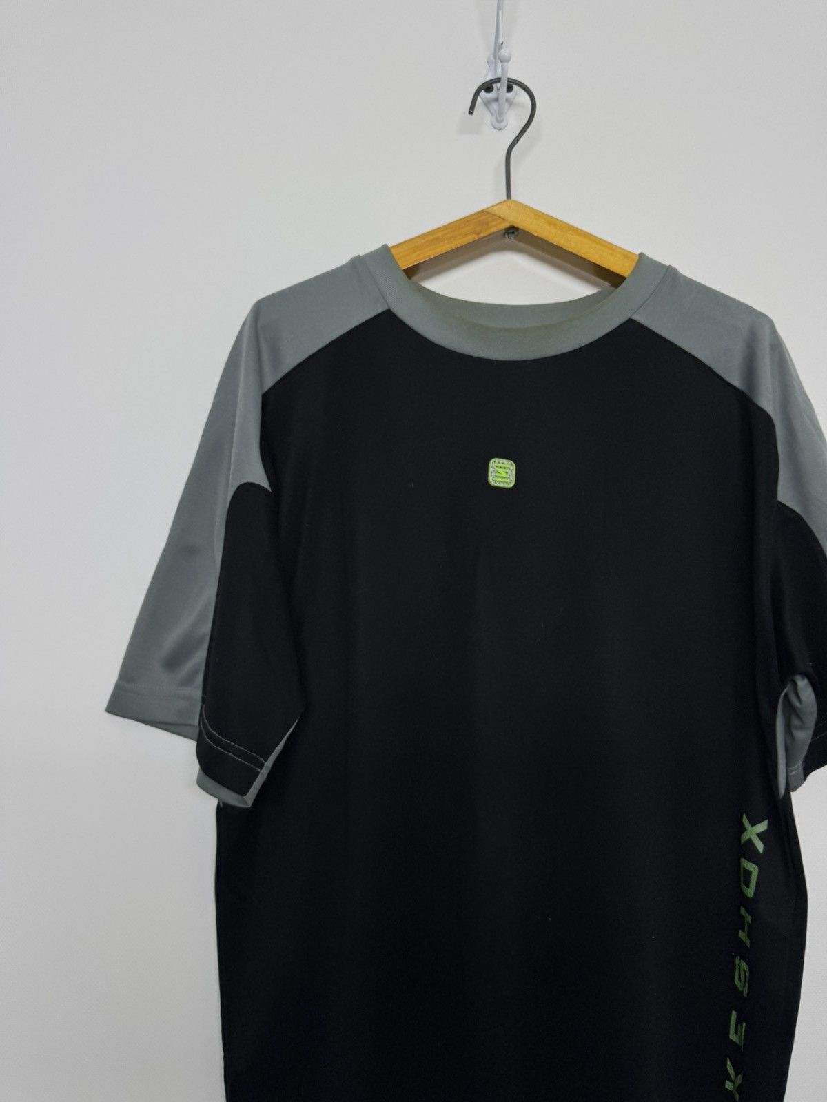Nike Vintage Y2k Nike Shox Big Logo Swoosh T-Shirt Size US S / EU 44-46 / 1 - 6 Thumbnail