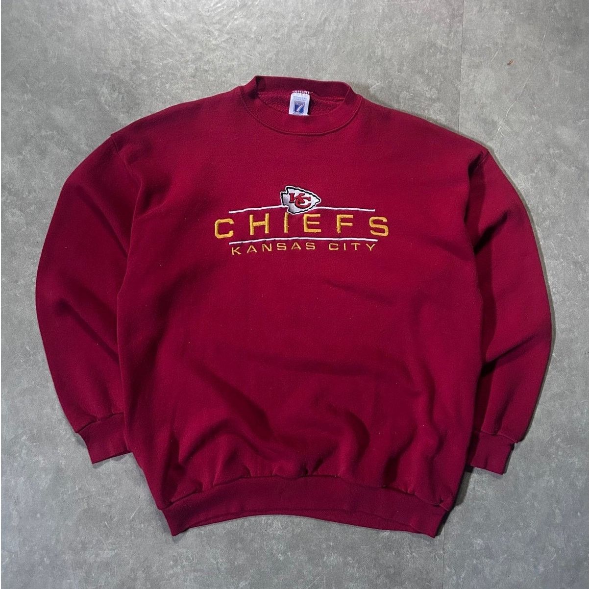 Logo 7 90's Vintage Kansas City Chiefs Embroidered Red Crewneck -XL Size US XL / EU 56 / 4 - 1 Thumbnail