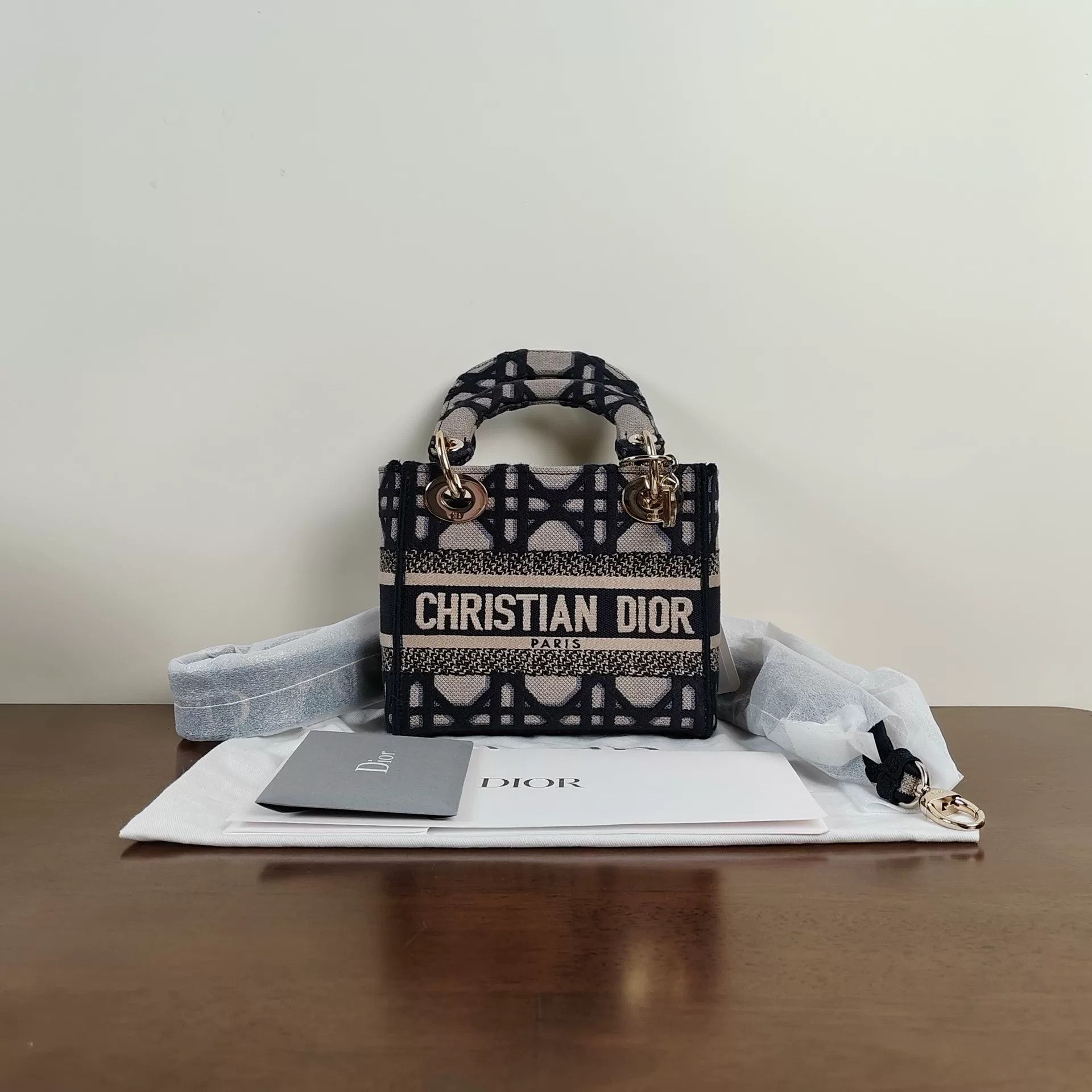 Dior Pre-loved Bag Very good condition Size ONE SIZE - 1 Thumbnail
