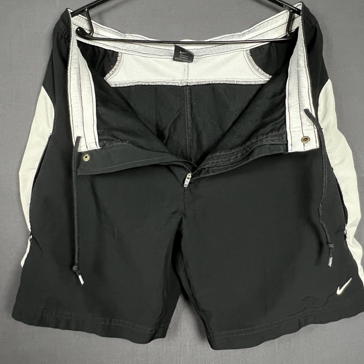 Nike × Vintage Nike Dri-Fit Athletic Shorts M Black White Zipper Pocket Size US 34 / EU 50 - 6 Thumbnail