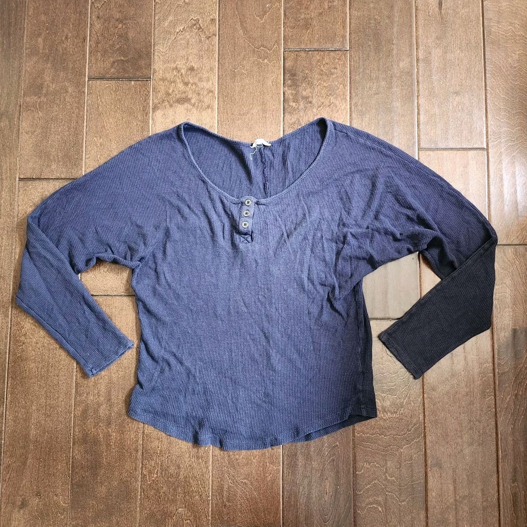 Vintage I Love H81 Women's Navy Blue Long Sleeve Button Shirt Small Regular Adult Womens Navy Blue 100% Cotton Casual Travel Basic Tee Size S / US 4 / IT 40 - 2 Thumbnail