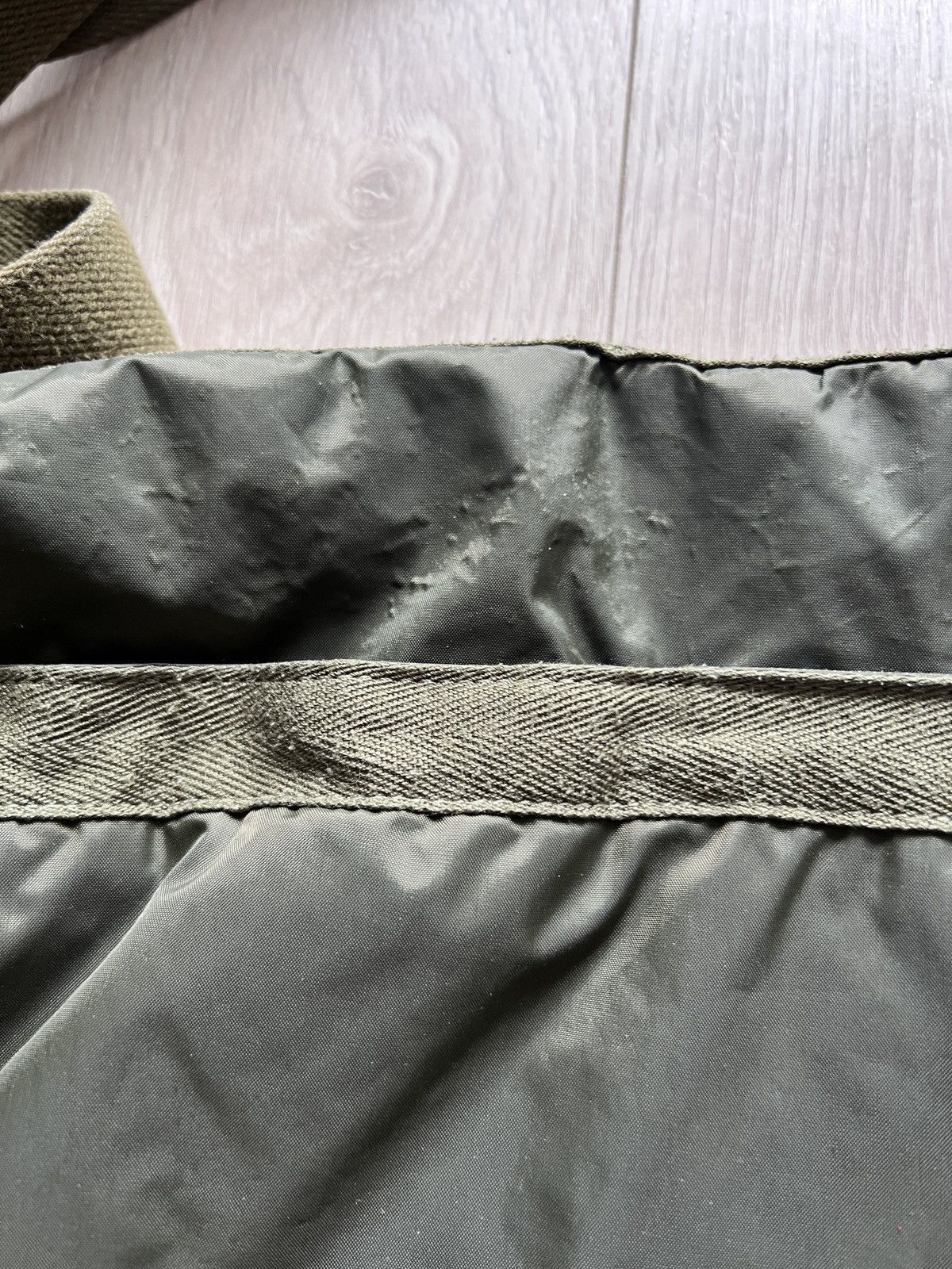 Club Monaco × Vintage Vintage Club Monaco Military Style Side Bag Computer Purse Size ONE SIZE - 4 Thumbnail