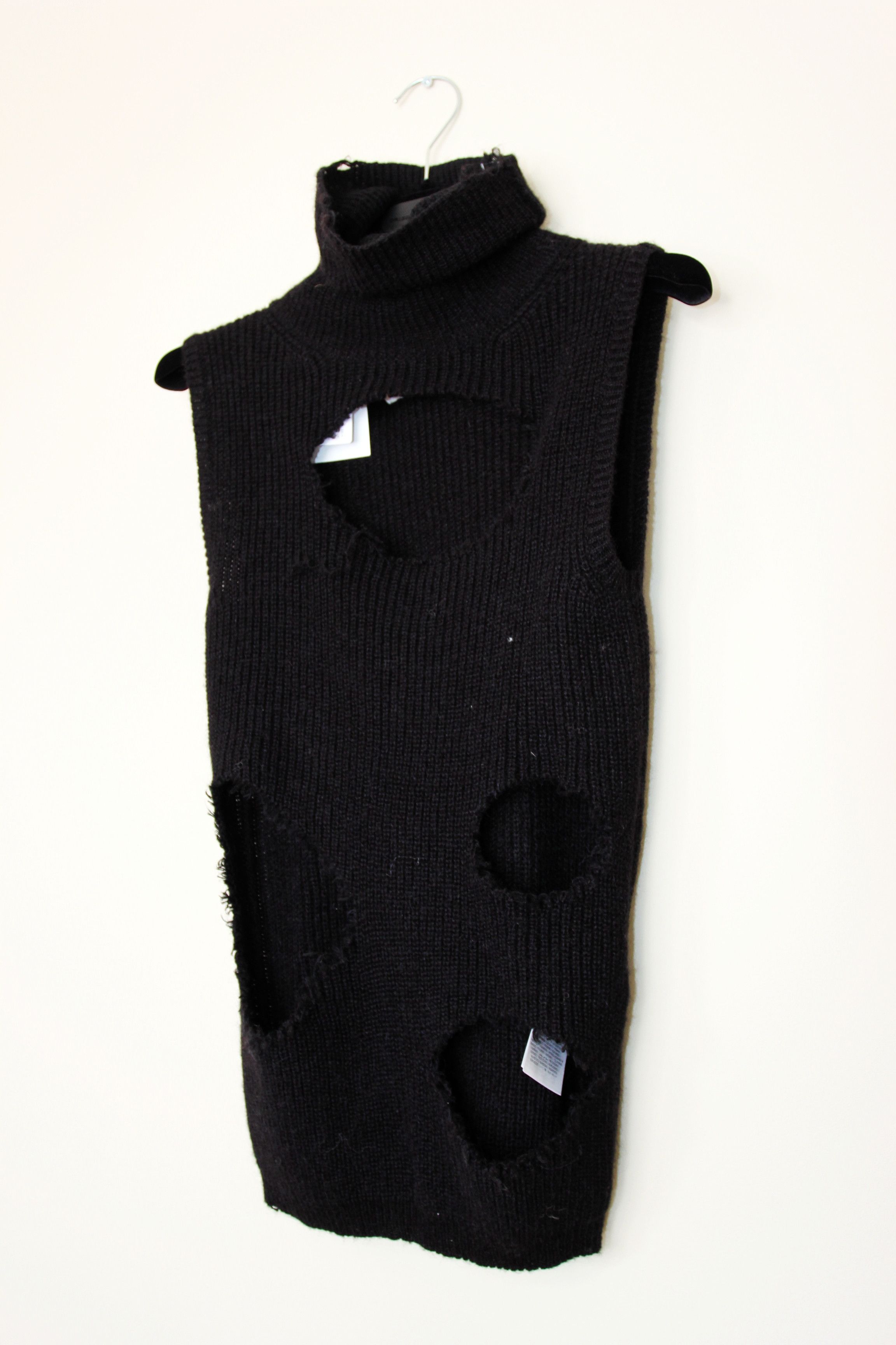 Maison Margiela BNWT AW23 MAISON MARGIELA MM6 DISTRESSED SWEATER XS Size XS / US 0-2 / IT 36-38 - 5 Thumbnail
