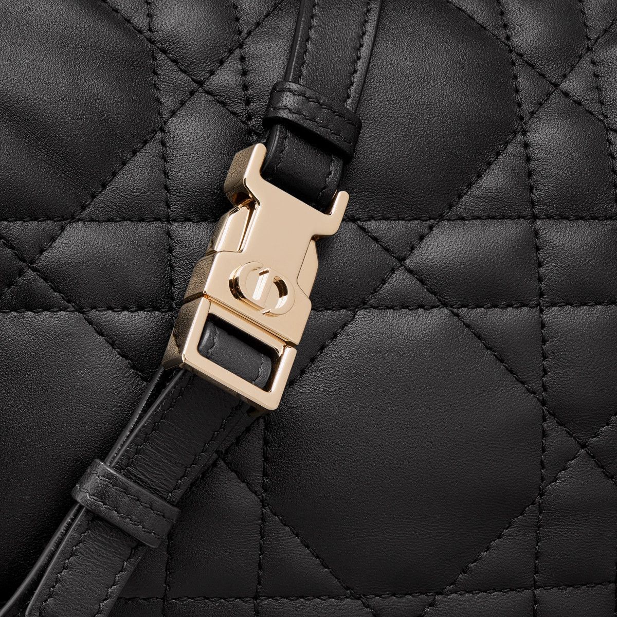 Dior o1bcso1str1124 Size: OS /Vibe Hobo Bag in Black Size ONE SIZE - 6 Thumbnail