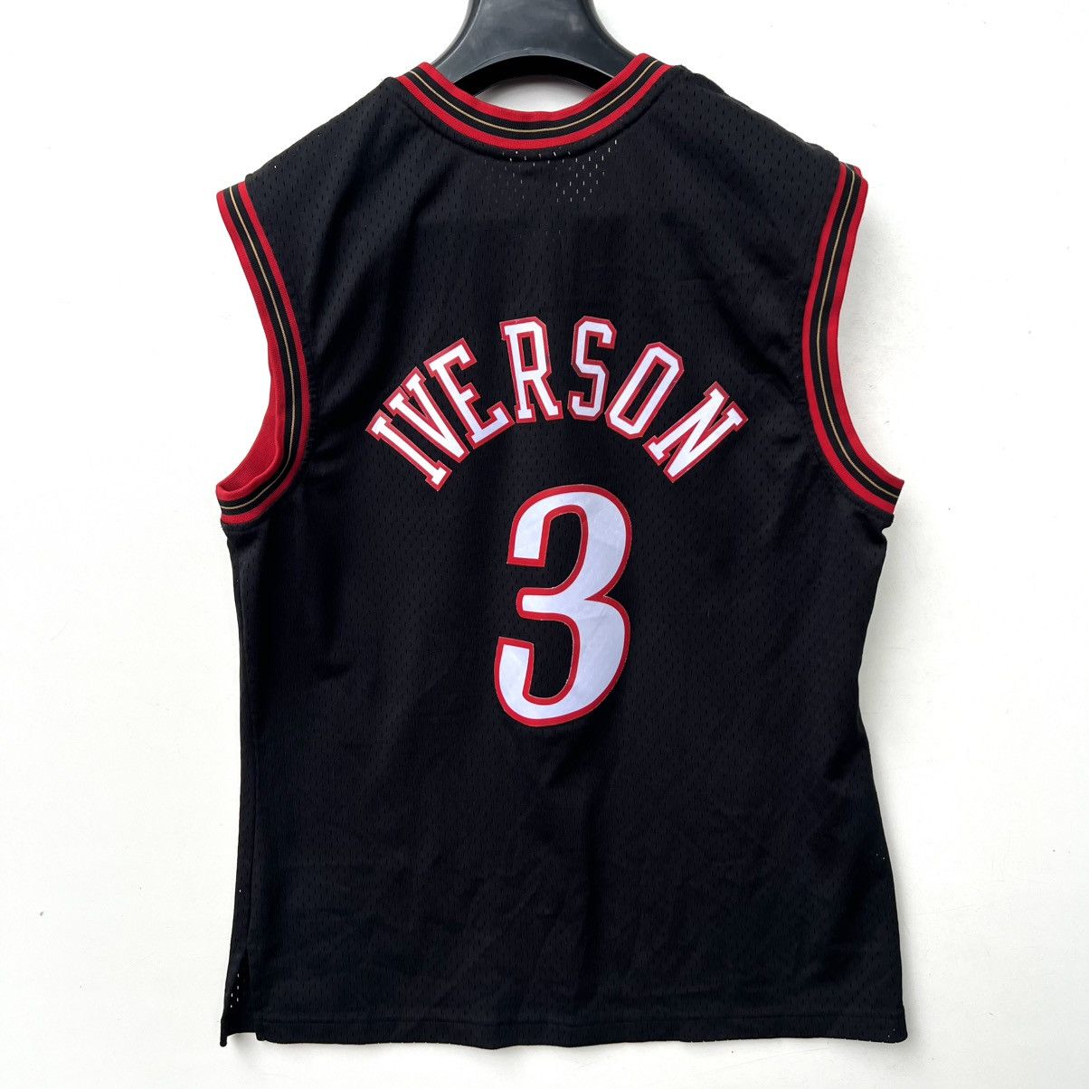 Mitchell & Ness Philadelphia 76ers #3 Allen Iverson Champion NBA Jersey Size US L / EU 52-54 / 3 - 7 Thumbnail