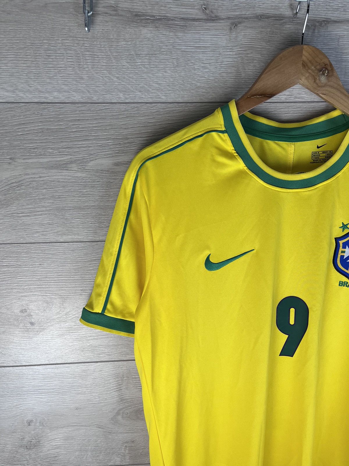 Vintage men’s soccer jersey Brazil 🇧🇷 Ronaldo #9 size M