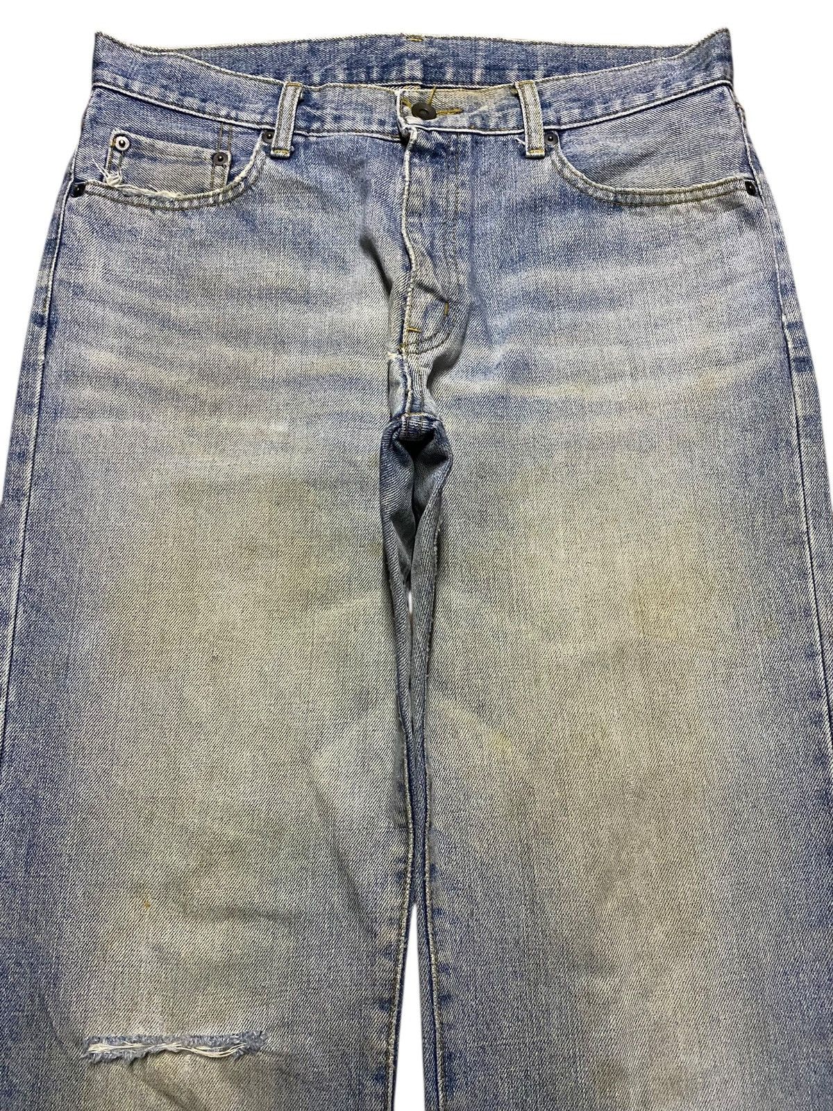 Uniqlo Vintage Japanese Brand Uniqlo Light Wash Loose Jeans Size US 33 - 3 Thumbnail