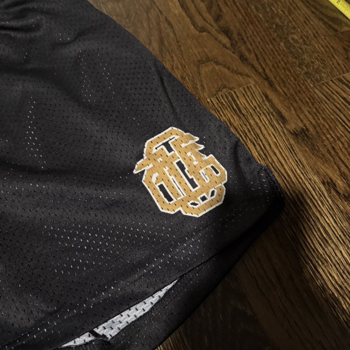 Other Go Off Black Gold Shorts Size US 30 / EU 46 - 2 Thumbnail