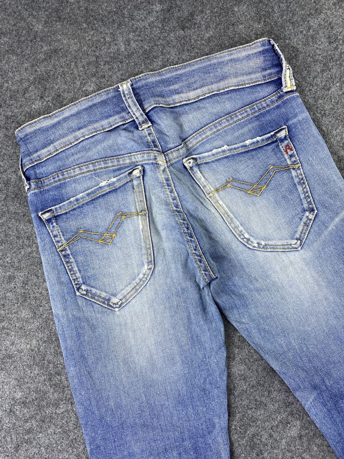 Jean × Replay Vintage Replay Distressed Blue Wash Denim- J1128 Size US 31 - 10 Thumbnail