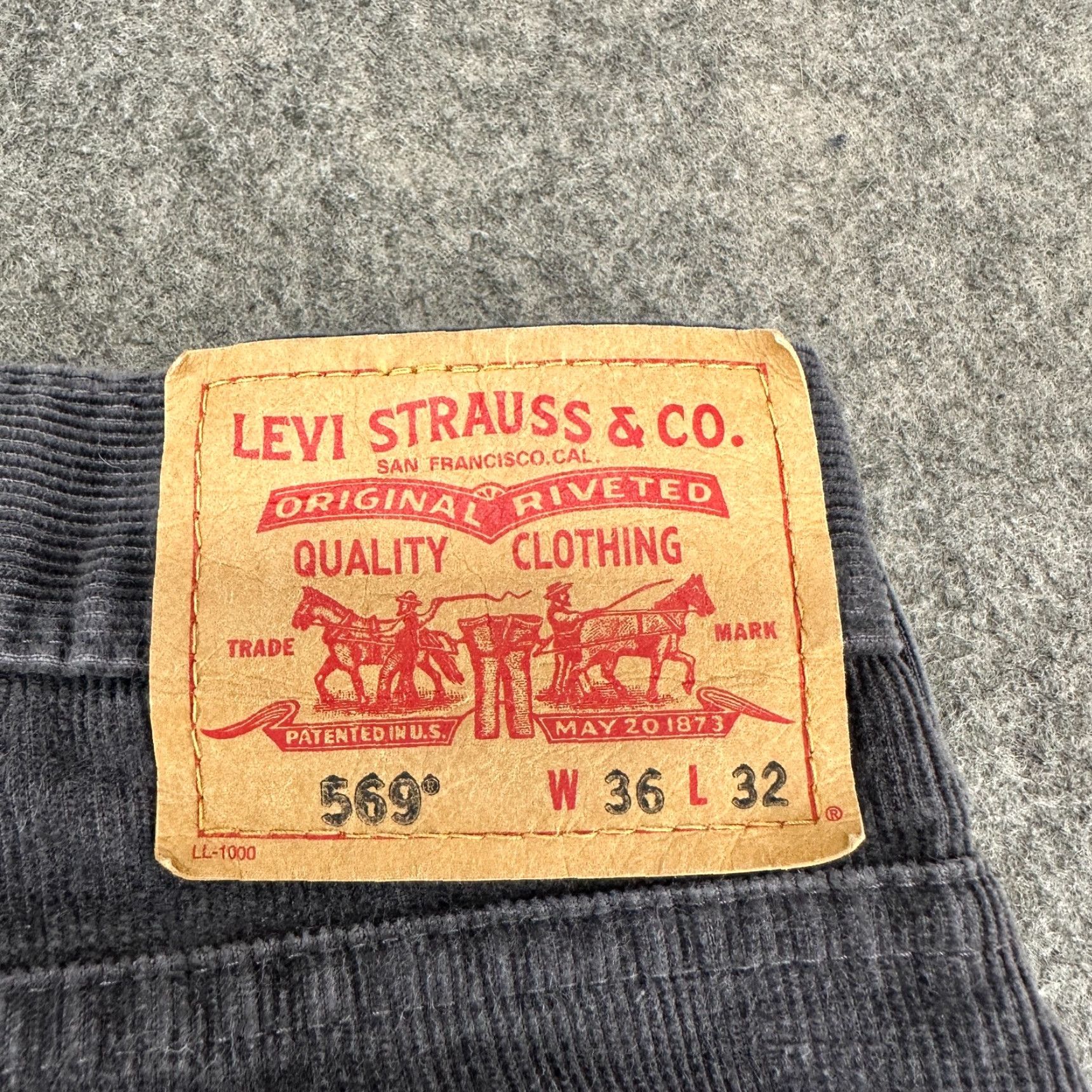 Levi's VINTAGE Levi's 569 Pants Mens 36x32 Gray Corduroy Straight Relaxed 5-Pocket Flat Front Baggy Y2K Casual, 500 Series, Levi's, 36x32, Gray, Men Size US 36 / EU 52 - 7 Thumbnail