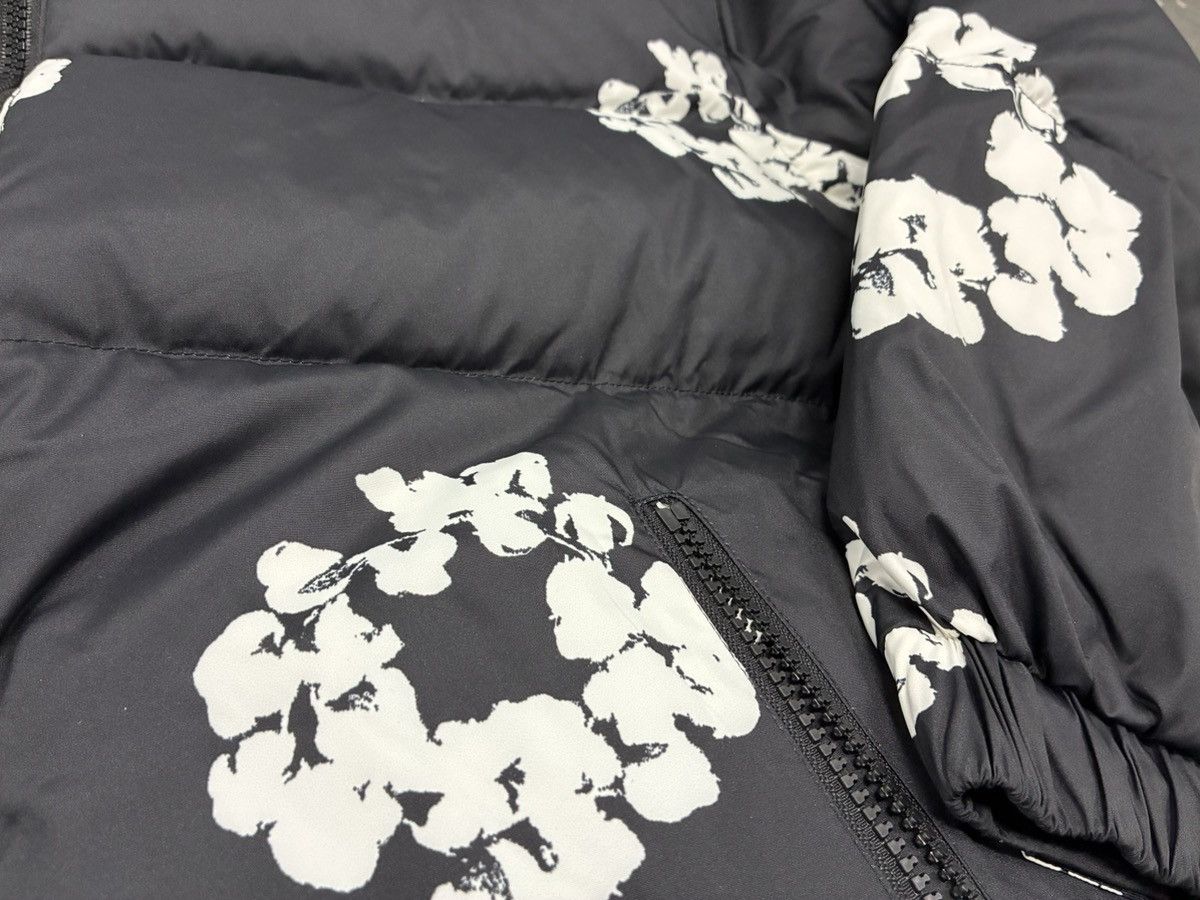 DENIM TEARS Denim tears cotton wreath puffer jacket black sz MEDIUM NEW Size US M / EU 48-50 / 2 - 3 Thumbnail