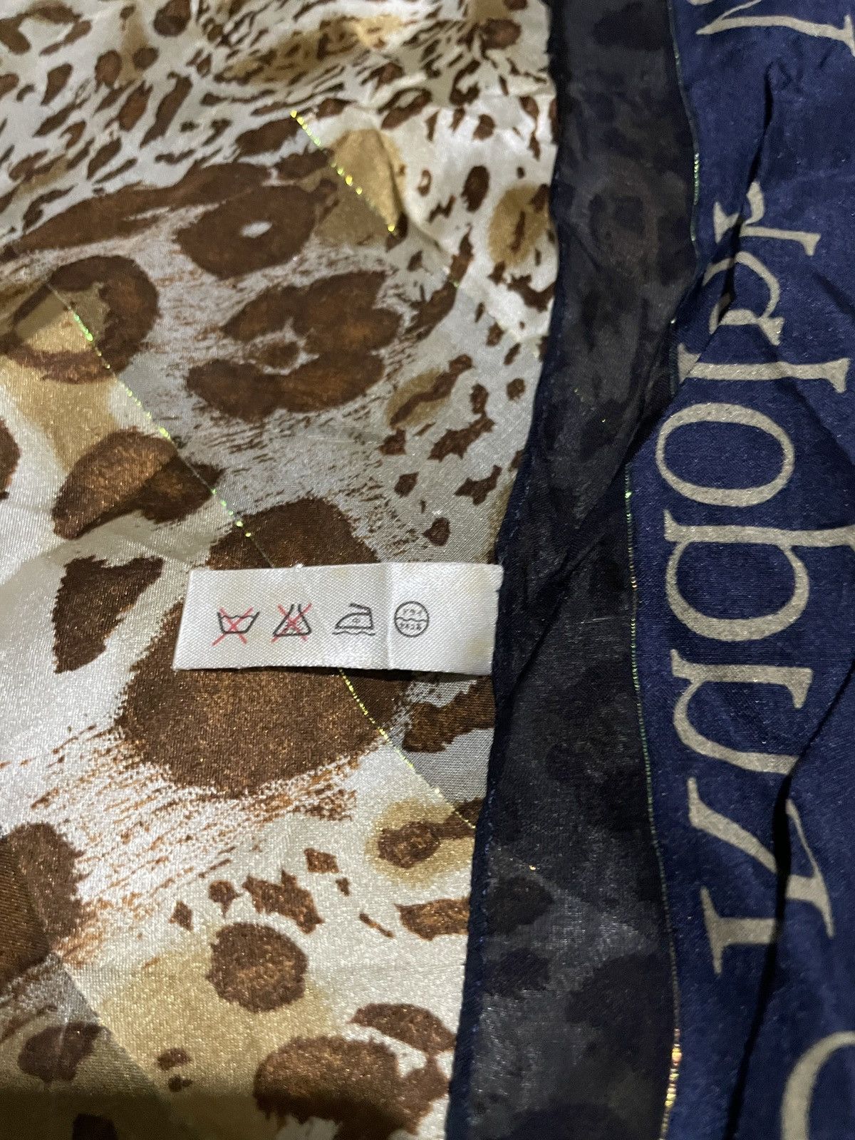 Designer × Valentino × Vintage Vintage 90’s Rudolph Valentino silk Scarves Leopard Printed Size ONE SIZE - 7 Thumbnail