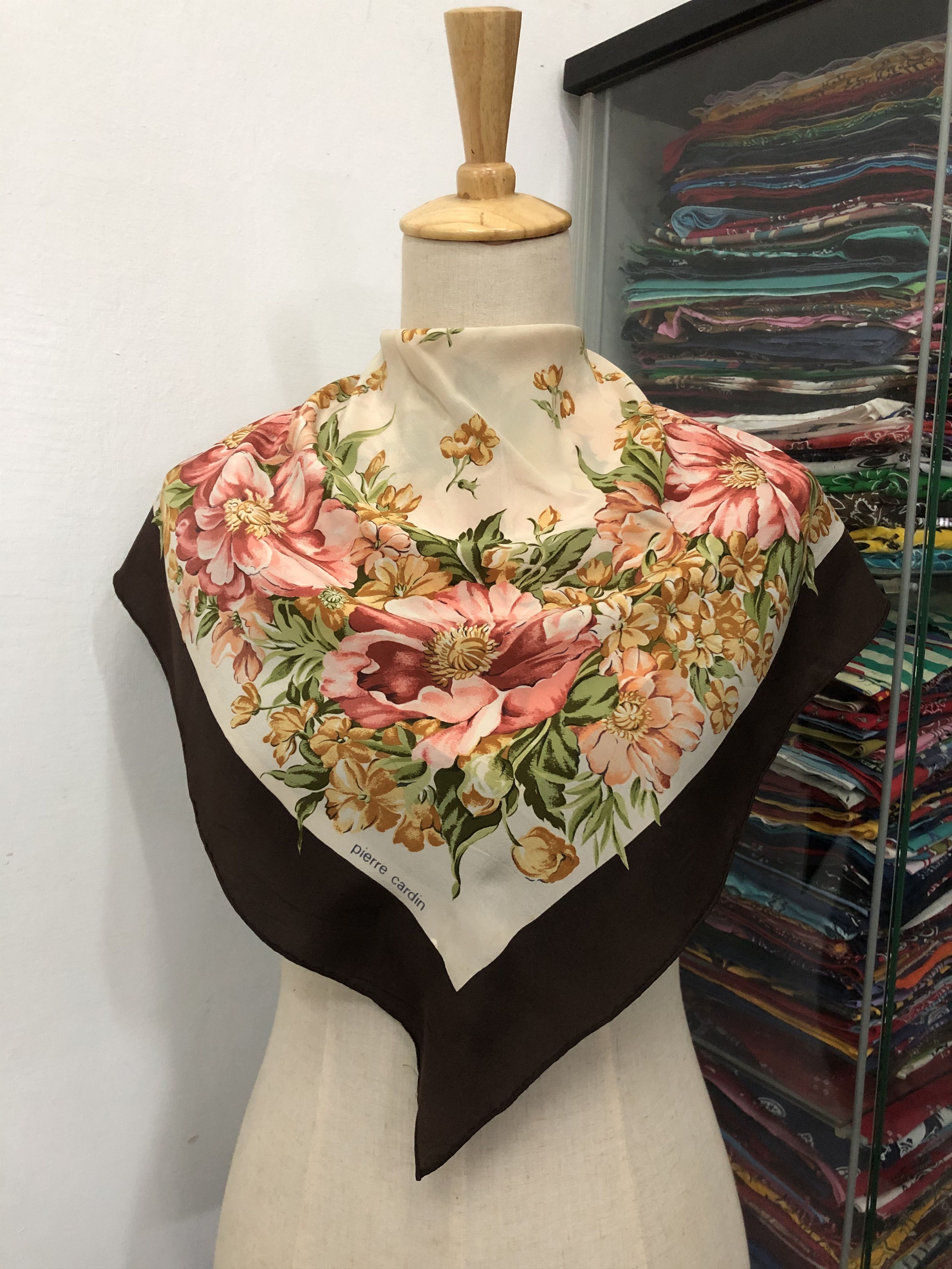 Pierre Cardin × Vintage Vintage Pierre Cardin Silk Scarf Size ONE SIZE - 1 Thumbnail
