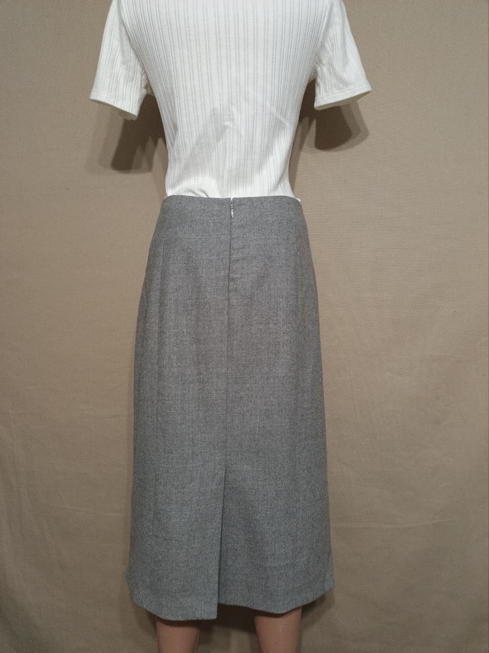 Carolina Herrera CAROLINA HERRERA Classic Gray Wool Cashmere Pencil Skirt 12 Size 34" / US 12 / IT 48 - 5 Thumbnail