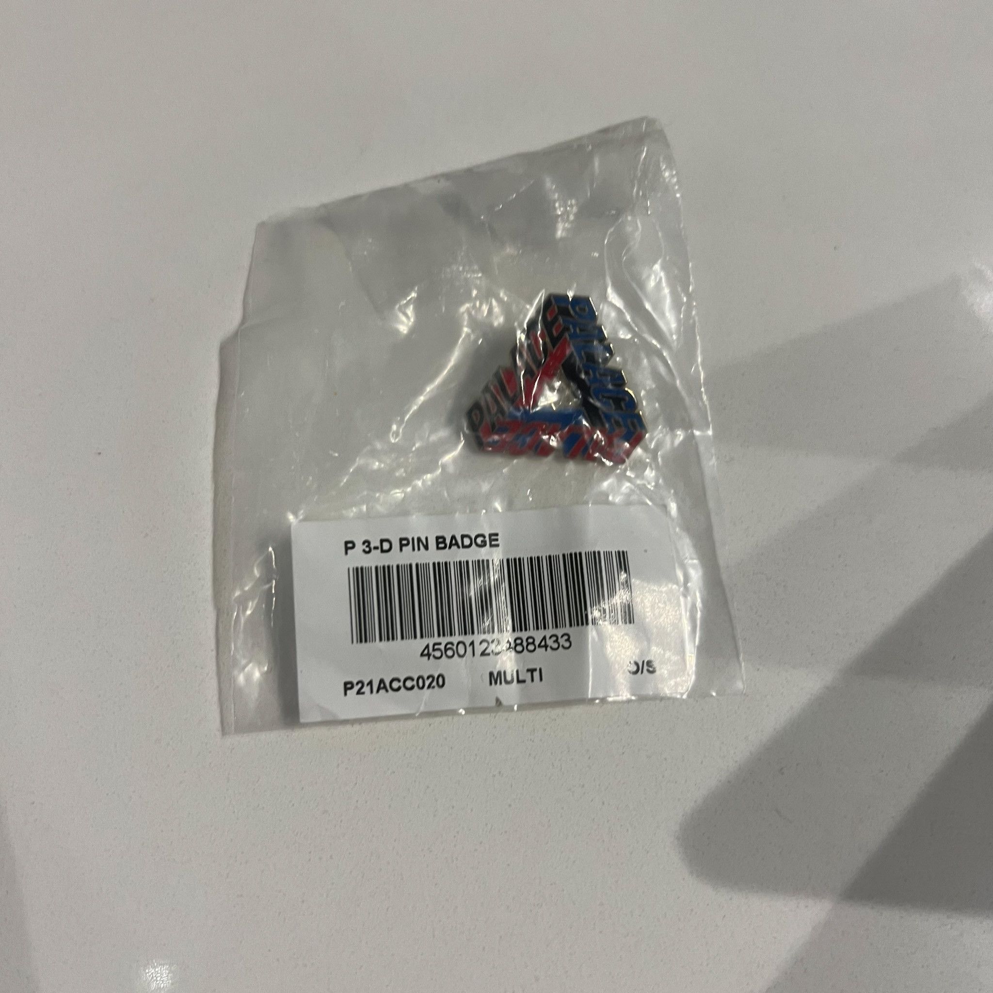 Palace Palace P 3-D Pin Badge Blue/Red Size ONE SIZE - 2 Thumbnail