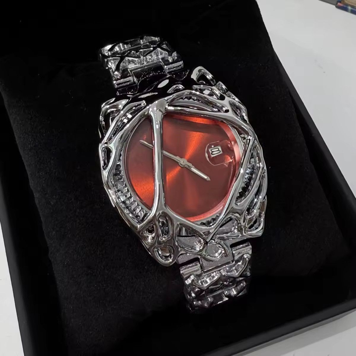 Japanese Brand Hot Selling Claw Watch Y2K American design quartz Size ONE SIZE - 2 Thumbnail