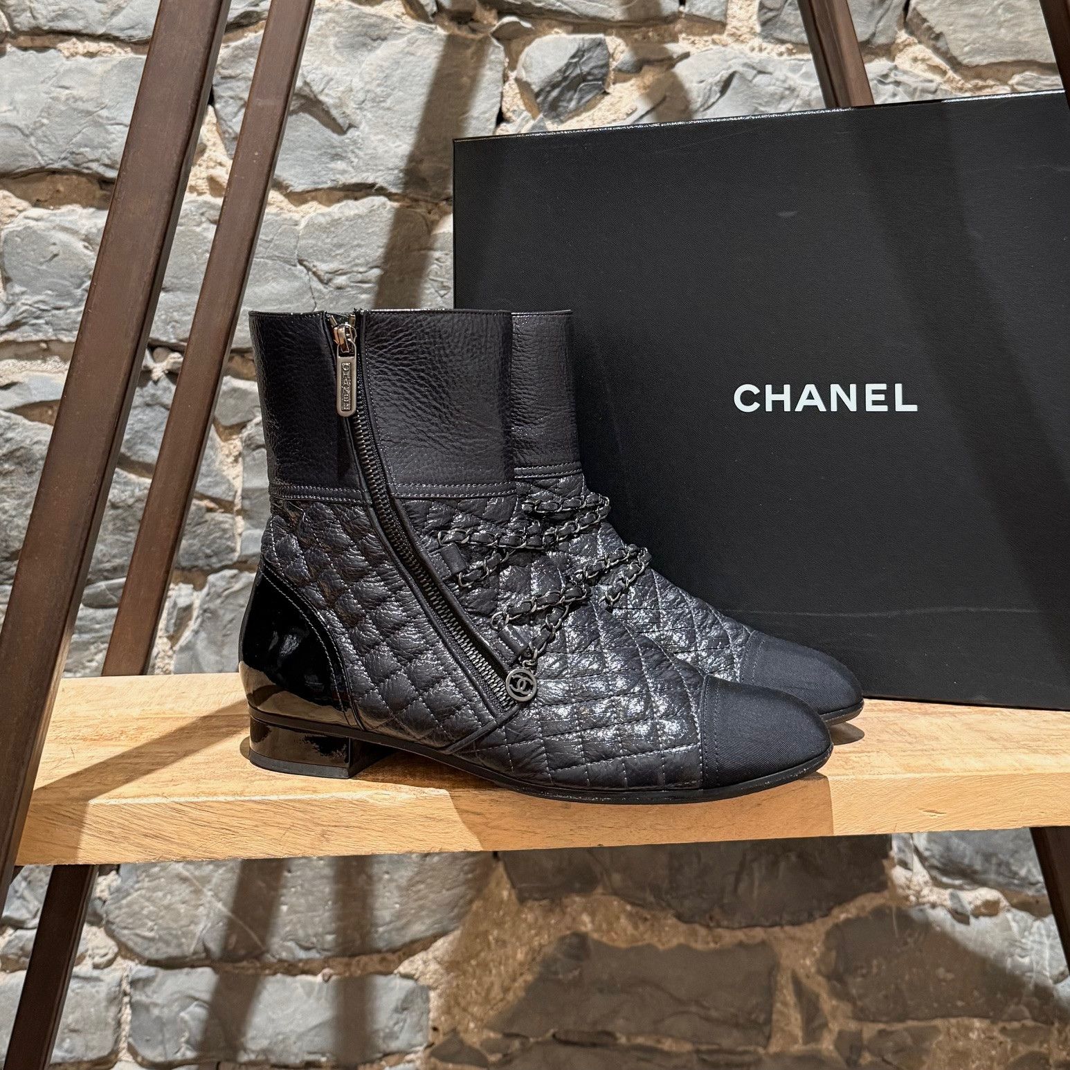 Chanel Chanel 2018 Grey Leather Chain CC Logo Flat Ankle Boots Size US 11.5 / IT 41.5 - 1 Thumbnail
