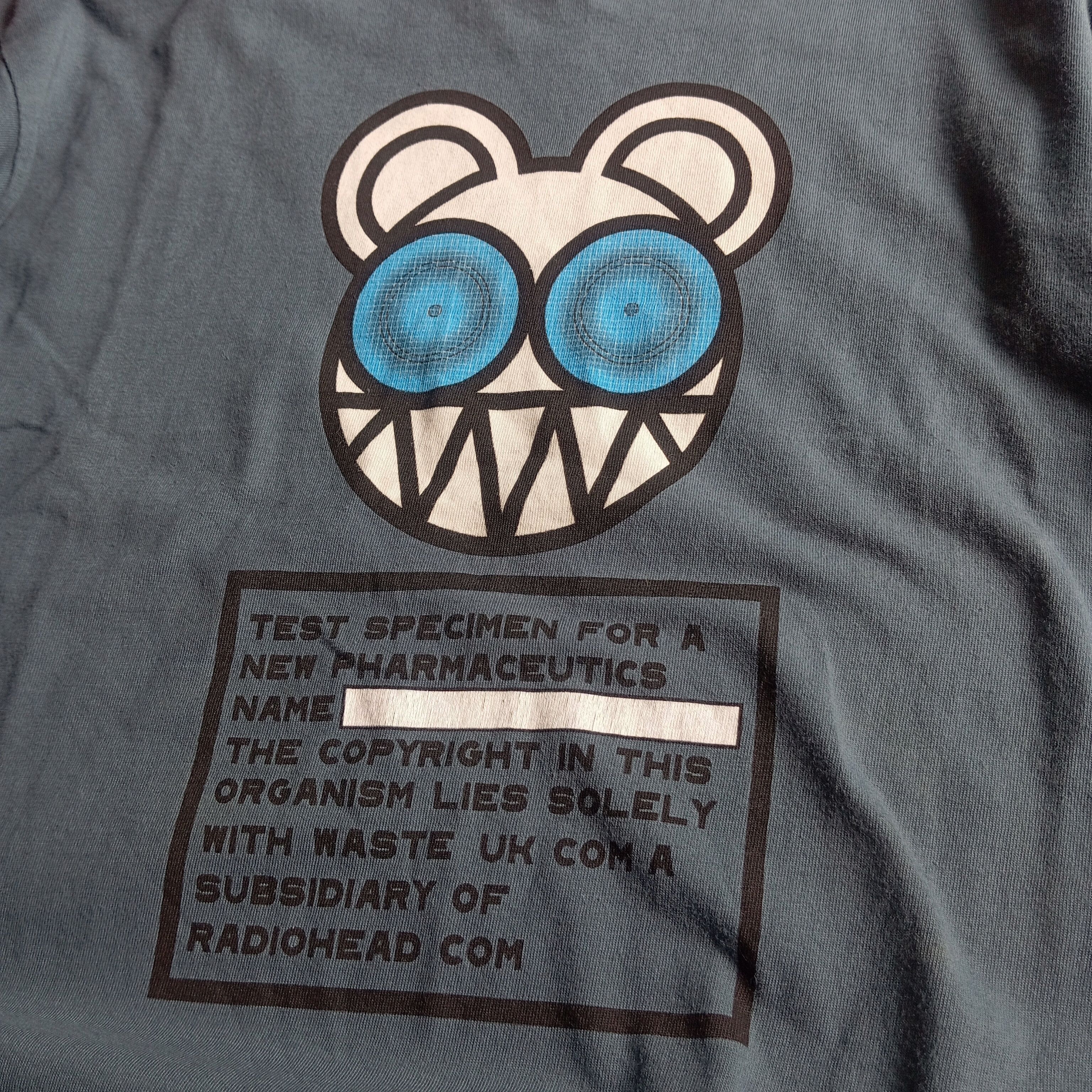 Band Tees Vintage radiohead official merchandise Y2K t shirt Size US M / EU 48-50 / 2 - 3 Thumbnail