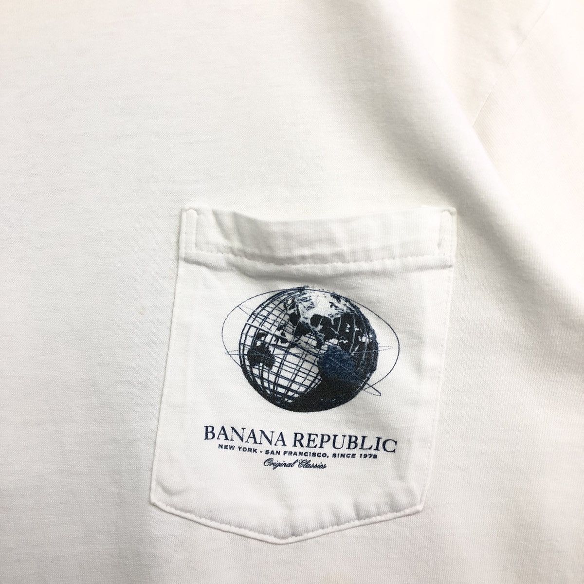 Banana Republic × Vintage Vintage Banana Republic Original Classic Backprint Tshirt Size US M / EU 48-50 / 2 - 6 Thumbnail